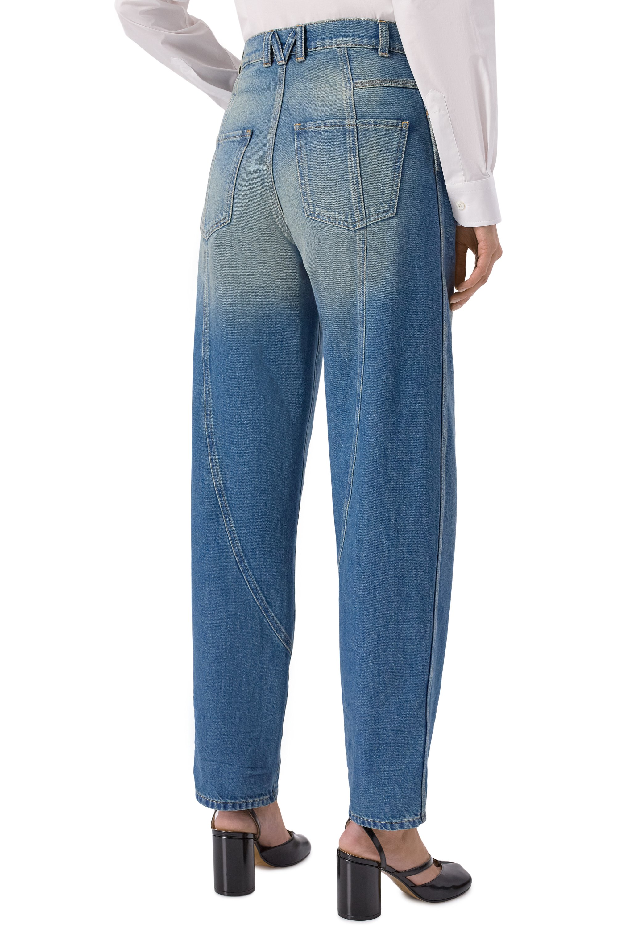 Джинсы MOSCHINO синего цвета по цене 89400 руб., арт. A0304/0530, фото 4 Джинсы MOSCHINO, арт. A0304/0530, фото 4