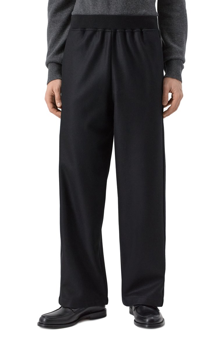 Мужские шерстяные брюки JIL SANDER черного цвета, арт. J61KA0043/J40045 | Фото 3 (Материал внешний: Шерсть; Материал сплава: Проставлено; Драгоценные камни: Проставлено; Длина (брюки, джинсы): Стандартные; Стили: Спорт-шик; Случай: Повседневный; Силуэт М (брюки): Прямые)