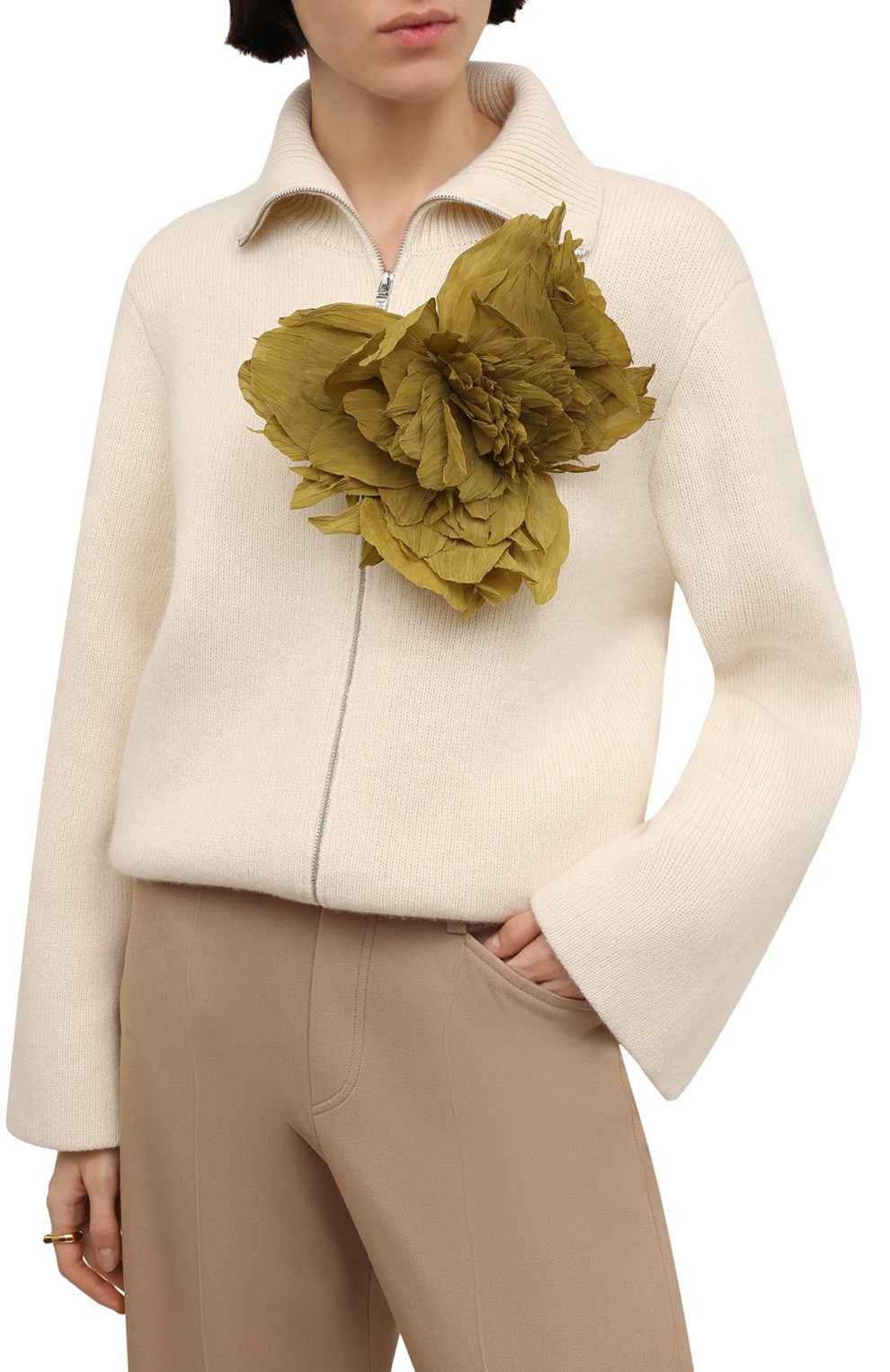 Брошь FLOWER ME горчичного цвета по цене 17600 руб., арт. PION-NS008010L, фото 2 Брошь FLOWER ME, арт. PION-NS008010L, фото 2