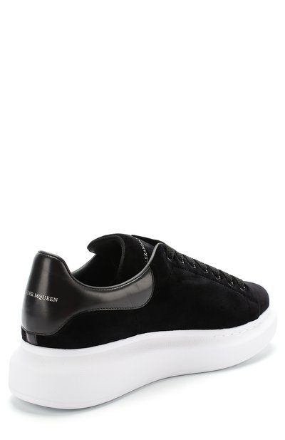 Бархатные кеды на массивной подошве ALEXANDER MCQUEEN черного цвета по цене 69700 руб., арт. 482142/W4FKT, фото 4 Бархатные кеды на массивной подошве ALEXANDER MCQUEEN, арт. 482142/W4FKT, фото 4