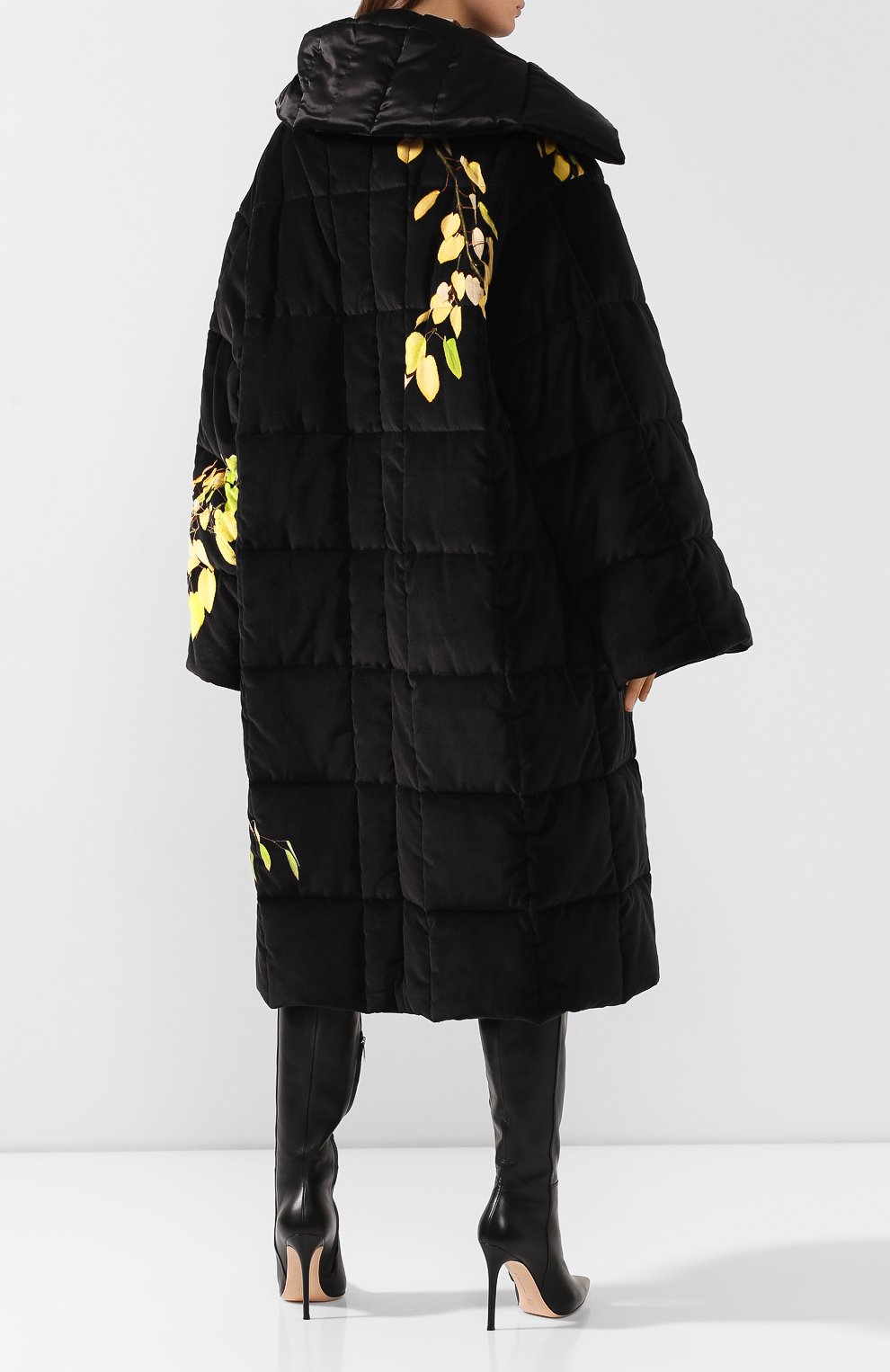 Пуховик DRIES VAN NOTEN черного цвета по цене 195000 руб., арт. 192-10244-8403, фото 4 Пуховик DRIES VAN NOTEN, арт. 192-10244-8403, фото 4