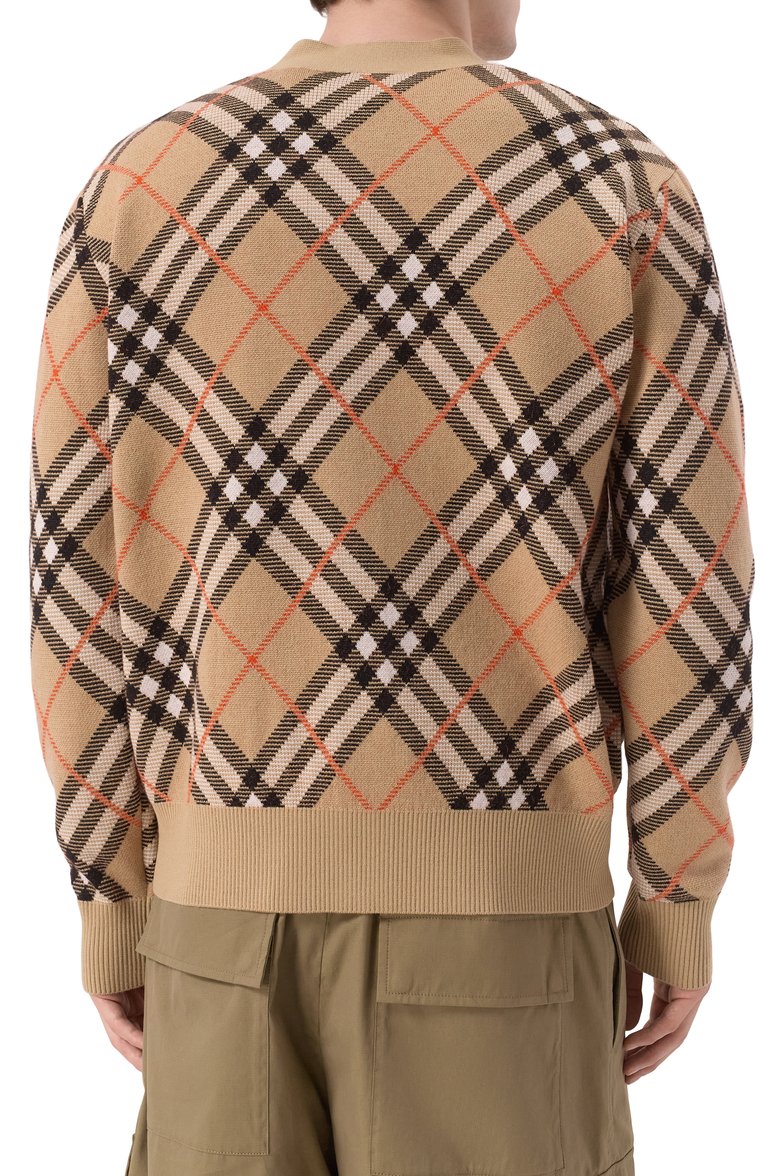Мужской шерстяной кардиган BURBERRY бежевого цвета, арт. 8093494 | Фото 4 (Рукава: Длинные; Длина (для топов): Стандартные; Материал внешн�ий: Шерсть; Стили: Кэжуэл; Мужское Кросс-КТ: Кардиган-одежда; Застежка: Пуговицы)