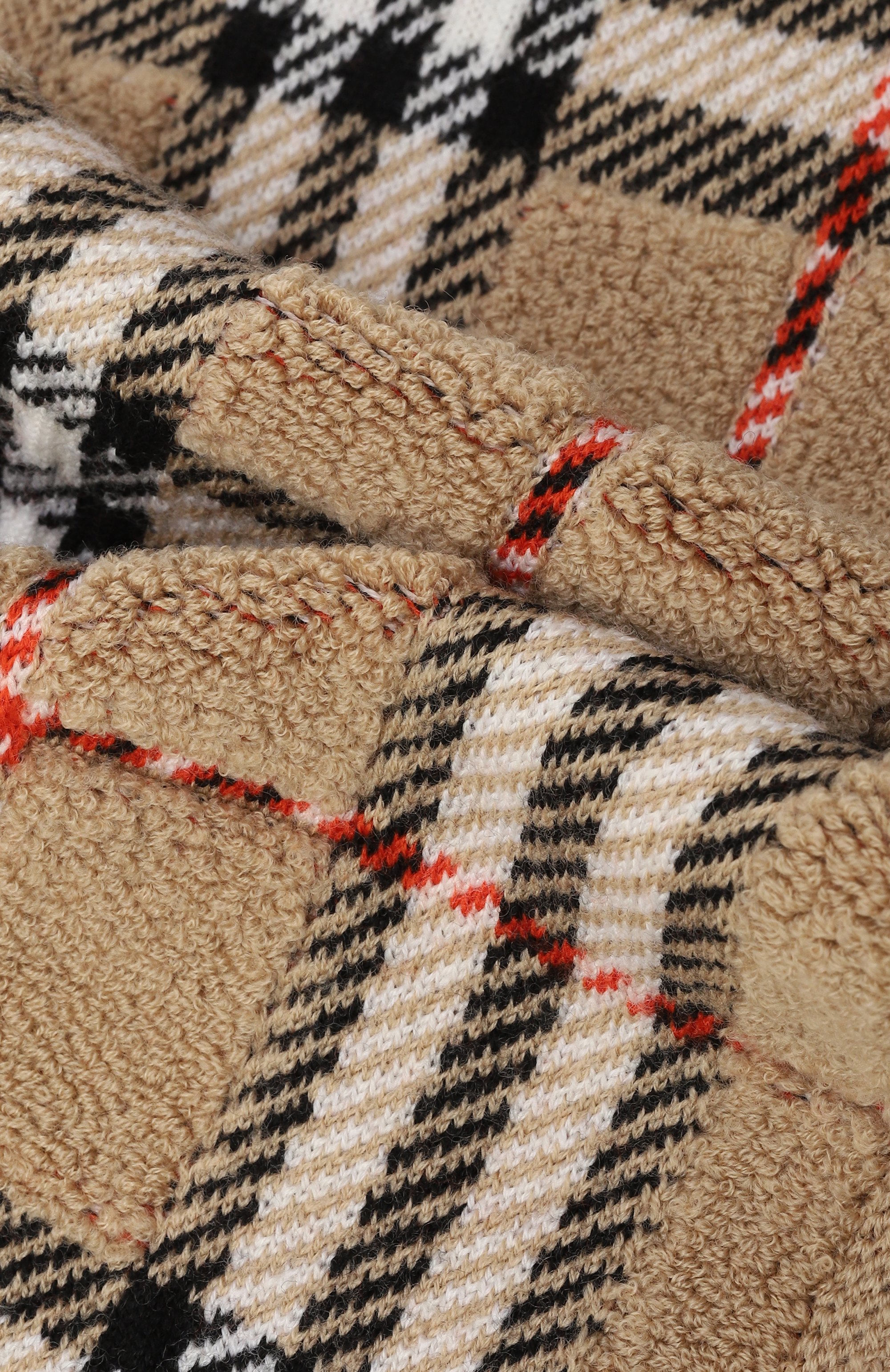 Шерстяной шарф BURBERRY бежевого цвета по цене 33300 руб., арт. 8105878, фото 2 Шерстяной шарф BURBERRY, арт. 8105878, фото 2