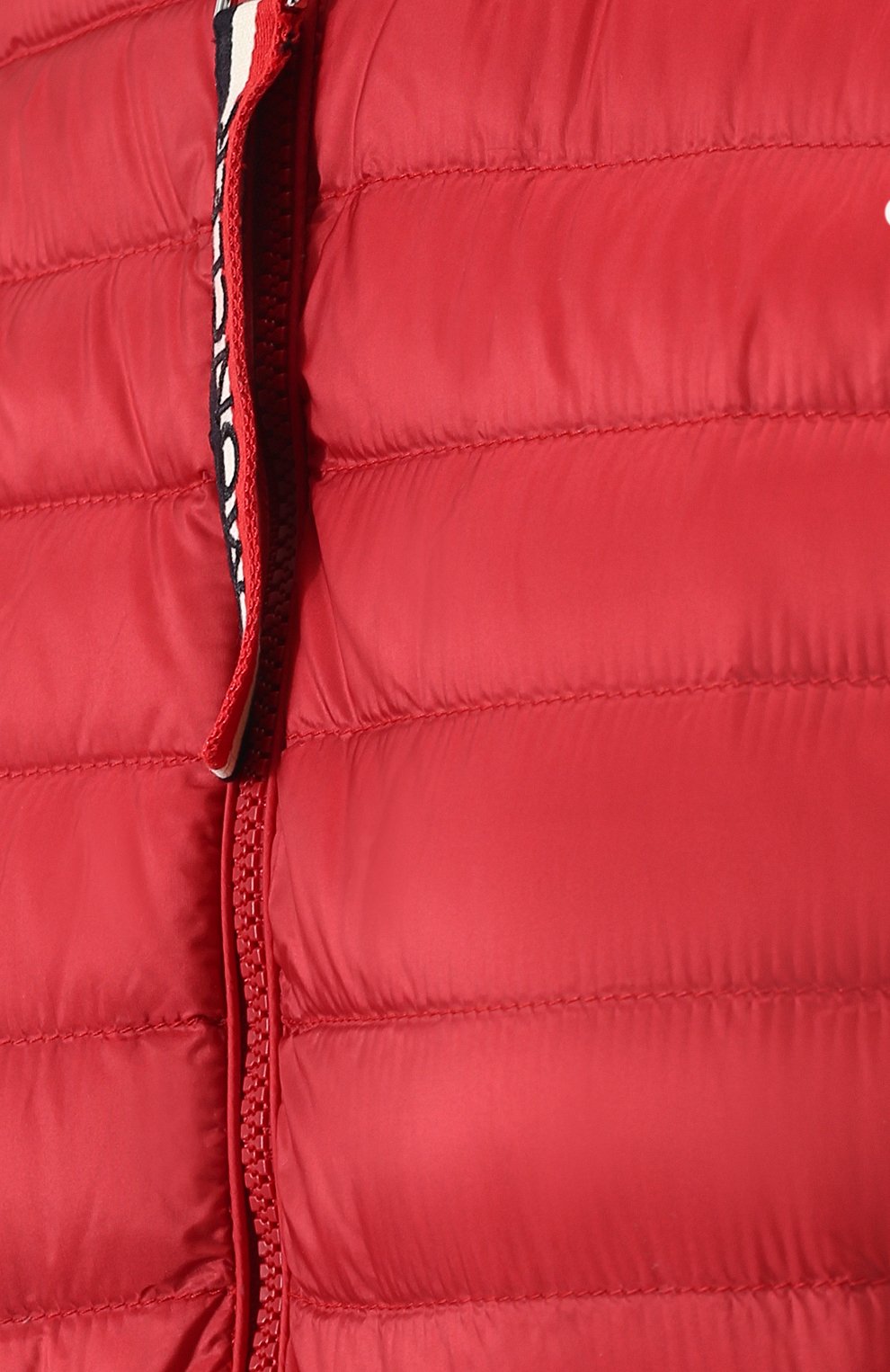 Удлиненный стеганый пуховик с манжетами MONCLER красного цвета по цене 69100 руб., арт. D1-093-46336-99-53048, фото 5 Удлиненный стеганый пуховик с манжетами MONCLER, арт. D1-093-46336-99-53048, фото 5