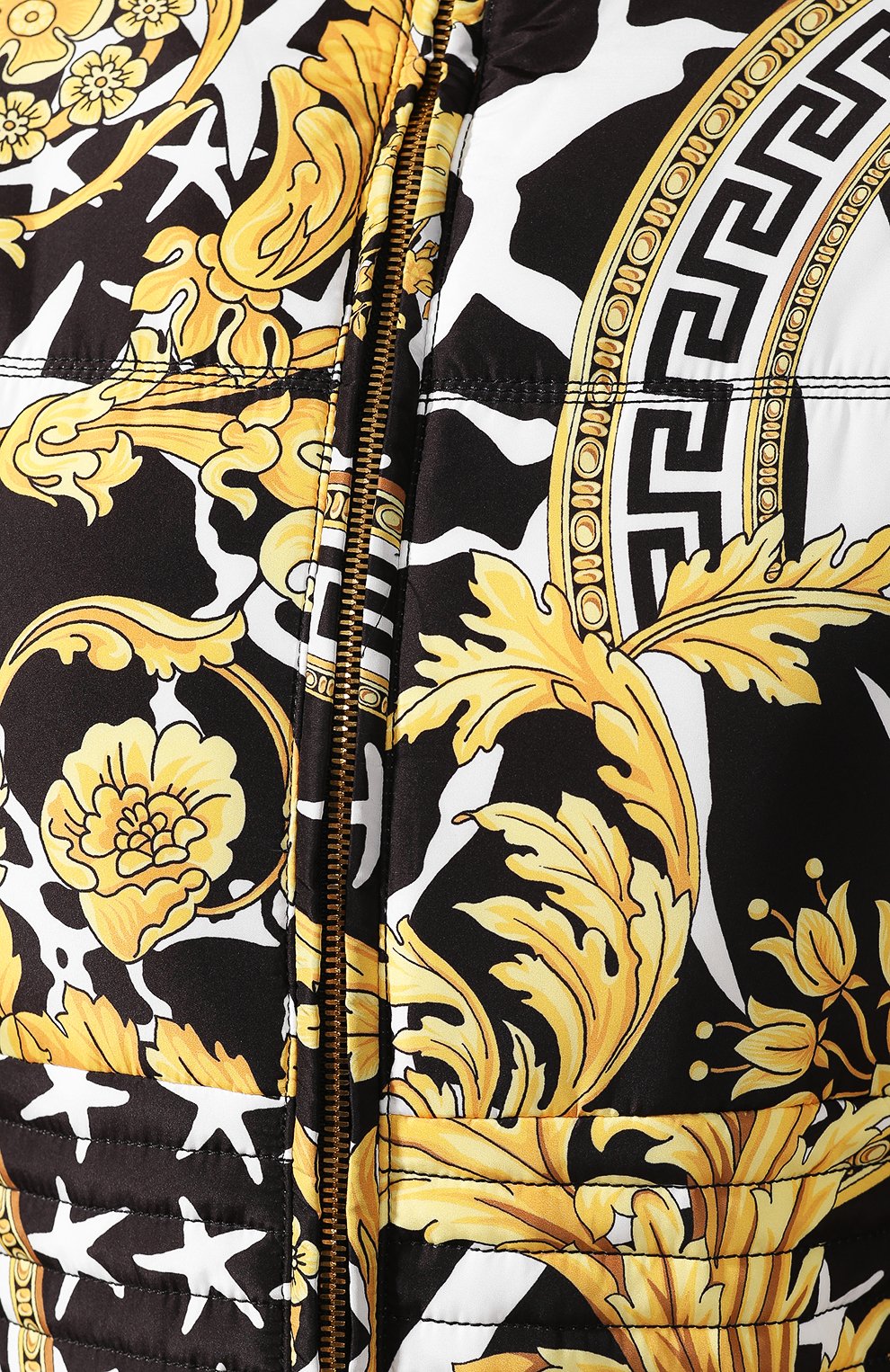 Пуховик с принтом VERSACE разноцветного цвета по цене 329500 руб., арт. A83360/A231034, фото 5 Пуховик с принтом VERSACE, арт. A83360/A231034, фото 5