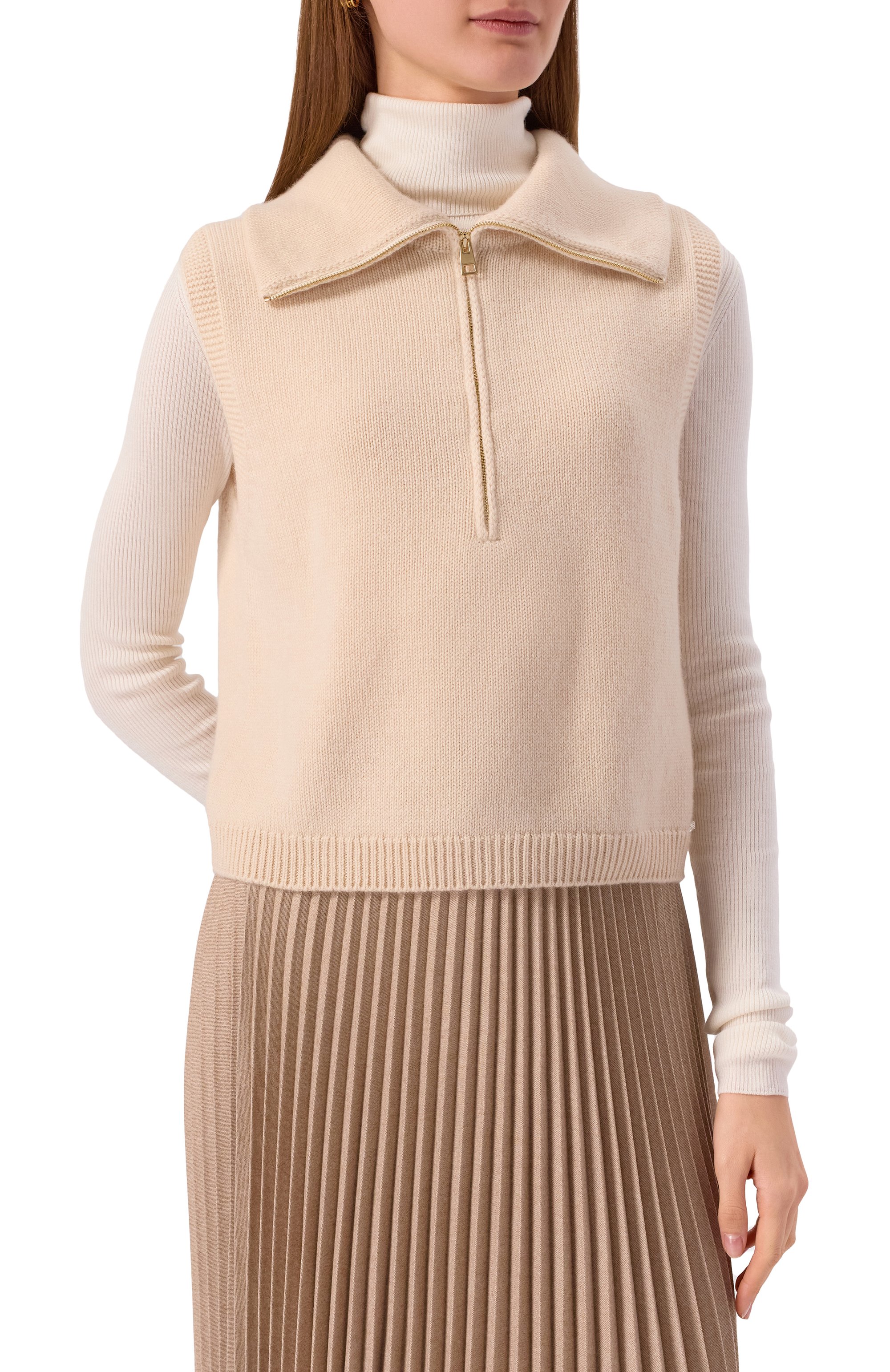 Шерстяной жилет LORENA ANTONIAZZI кремового цвета по цене 110000 руб., арт. MJ26B/1175, фото 3 Шерстяной жилет LORENA ANTONIAZZI, арт. MJ26B/1175, фото 3