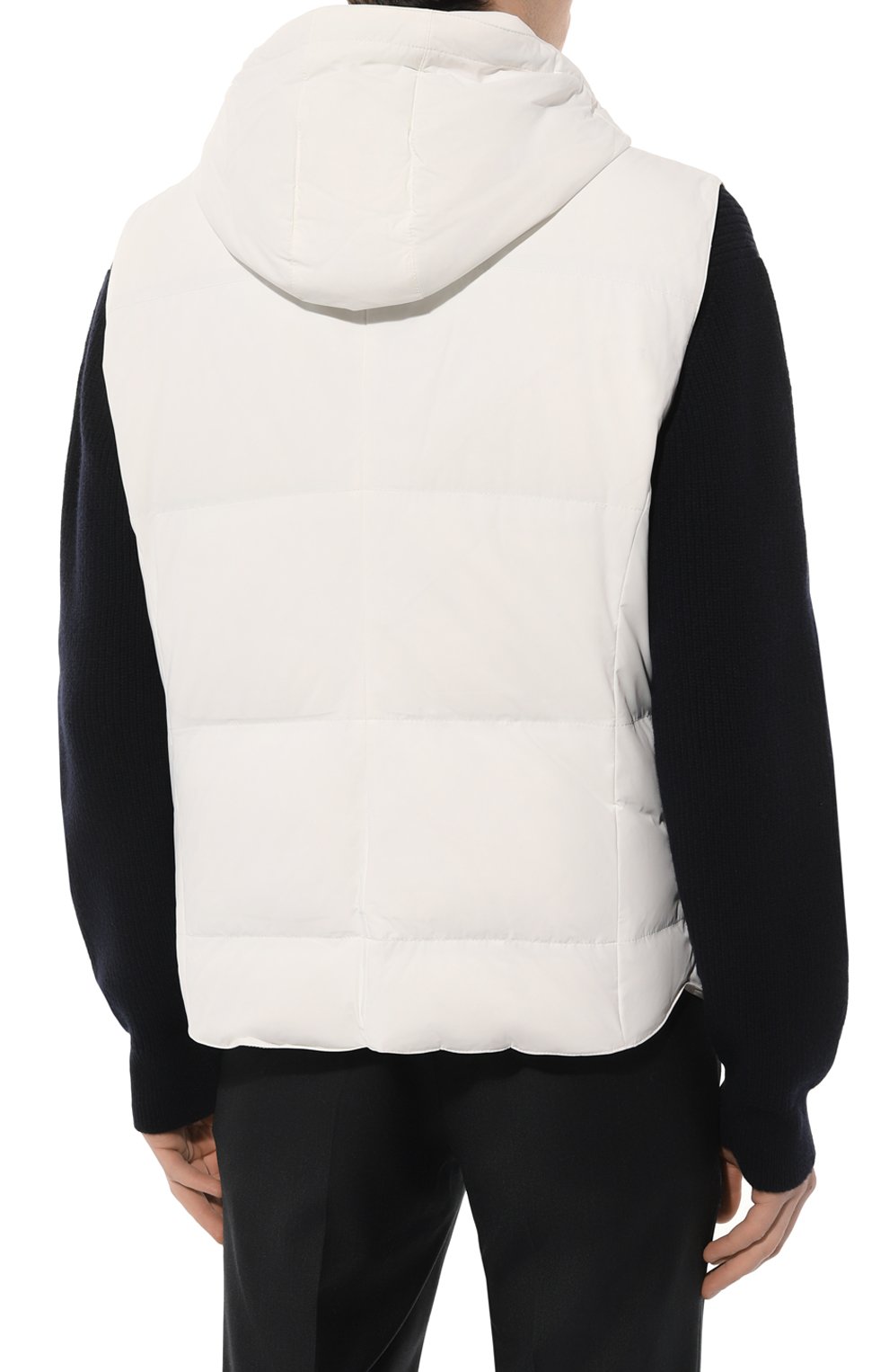 Пуховый жилет BRUNELLO CUCINELLI белого цвета по цене 277000 руб., арт. MM4031716, фото 4 Пуховый жилет BRUNELLO CUCINELLI, арт. MM4031716, фото 4