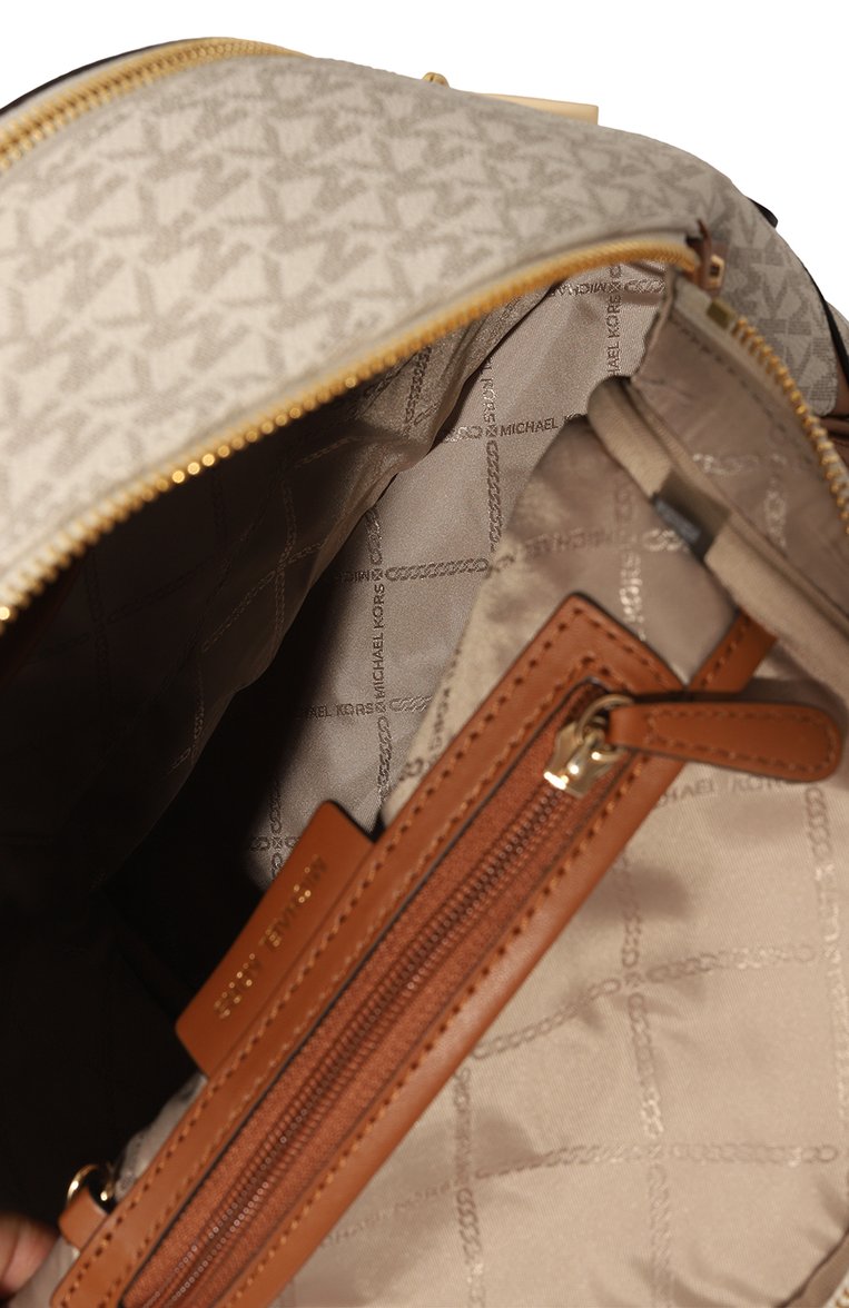 Женский рюкзак rhea  MICHAEL MICHAEL KORS кремвого цвета, арт. 30S7GEZB1B | Фото 5 (Стили: Кэжуэл; Размер: medium; Материал сплава: Проставлено; Др�агоценные камни: Проставлено; Материал: Канва)
