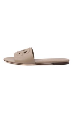 Женские кожаные шлепанцы bianca DOLCE & GABBANA темно-бежевого цвета, арт. CQ0436/AY329 | Фото 4 (Драгоценные камни: Проставлено; Материал сплава: Проставлено; Материал внутренний: Натуральная кожа; Подошва: Плоская; Материал внешний: Натуральная кожа; Каблук высота: Низкий)