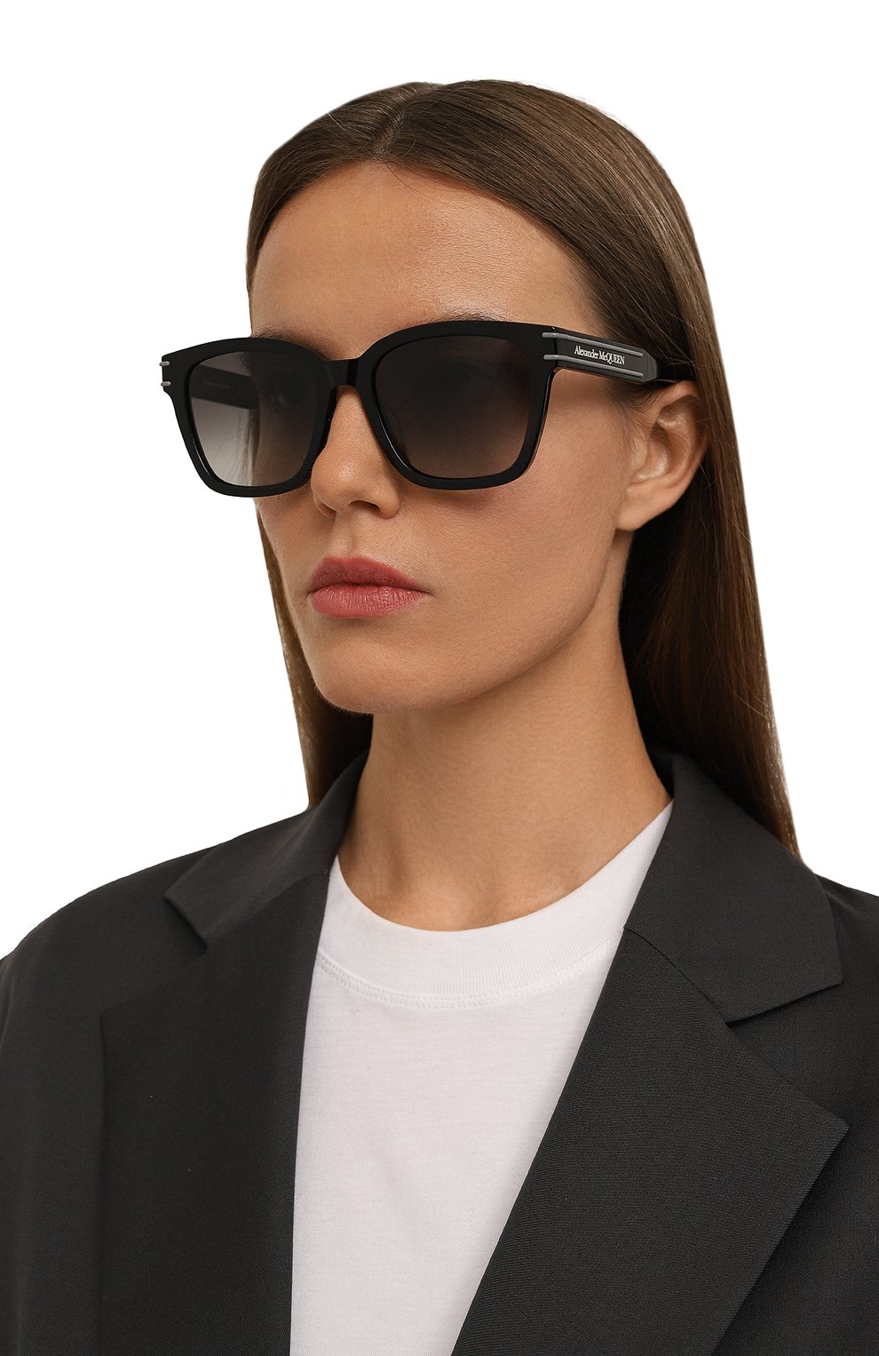 Солнцезащитные очки ALEXANDER MCQUEEN черного цвета по цене 48200 руб., арт. AM0399SA 001, фото 2 Солнцезащитные очки ALEXANDER MCQUEEN, арт. AM0399SA 001, фото 2