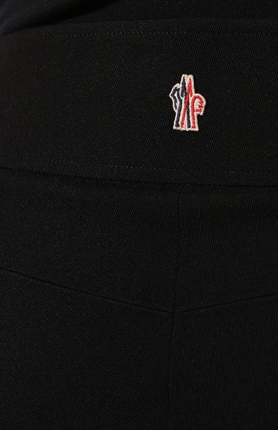 Утепленные брюки MONCLER черного цвета по цене 56350 руб., арт. E2-098-16435-35-53063, фото 5 Утепленные брюки MONCLER, арт. E2-098-16435-35-53063, фото 5