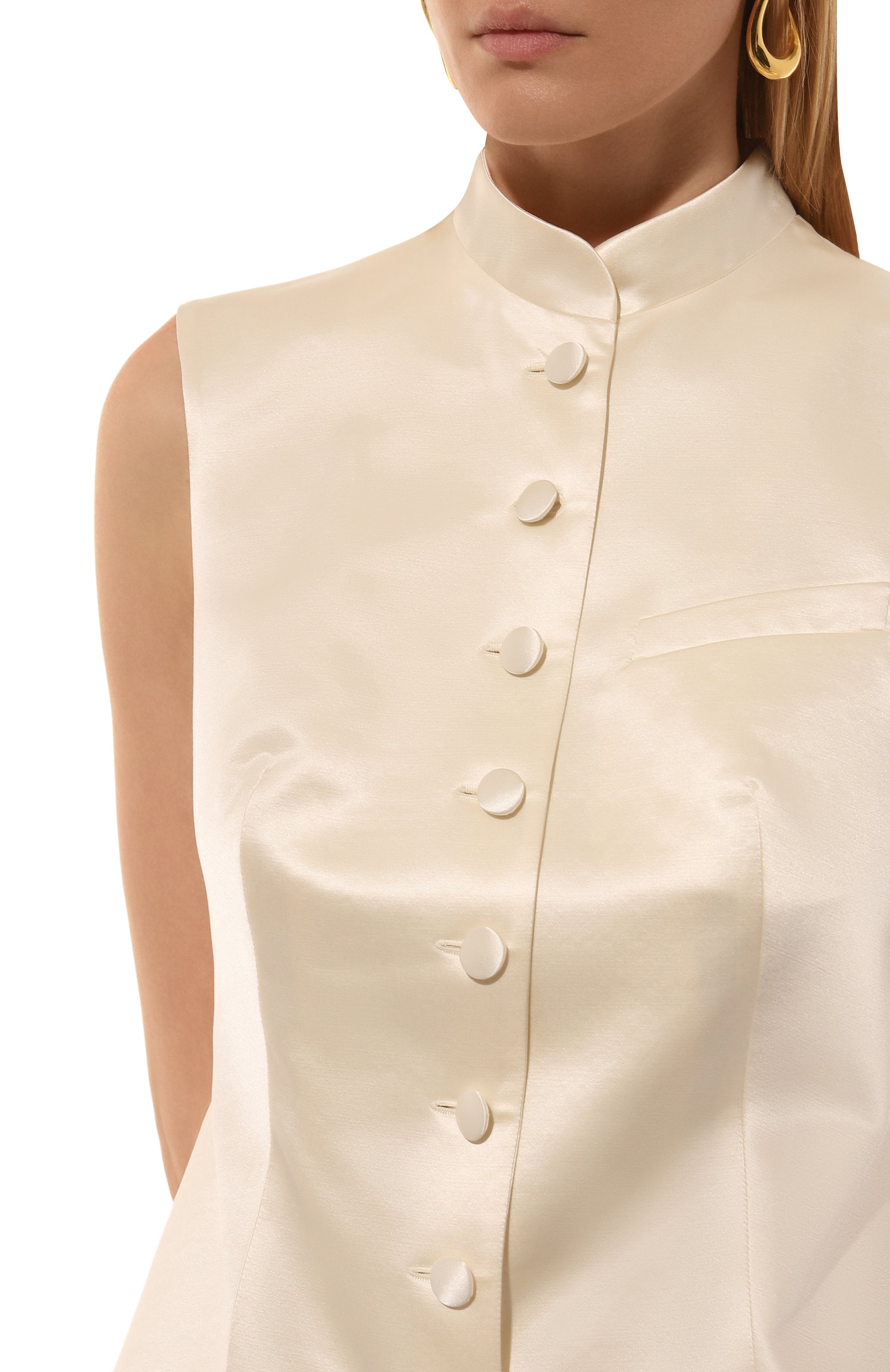 Атласный жилет GOOROO кремового цвета по цене 68040 руб., арт. V009-3020-101-FW24/25, фото 5 Атласный жилет GOOROO, арт. V009-3020-101-FW24/25, фото 5