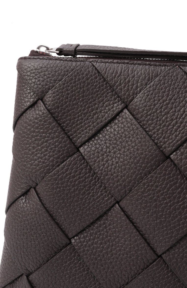 Мужская клатч diago large BOTTEGA VENETA темно-коричневого цвета, арт. 795632/V4FV1 | Фото 3 (Материал сплава: Проставлено; Драгоценные кам�ни: Проставлено; Материал: Натуральная кожа; Размер: medium; Принт: Без принта)