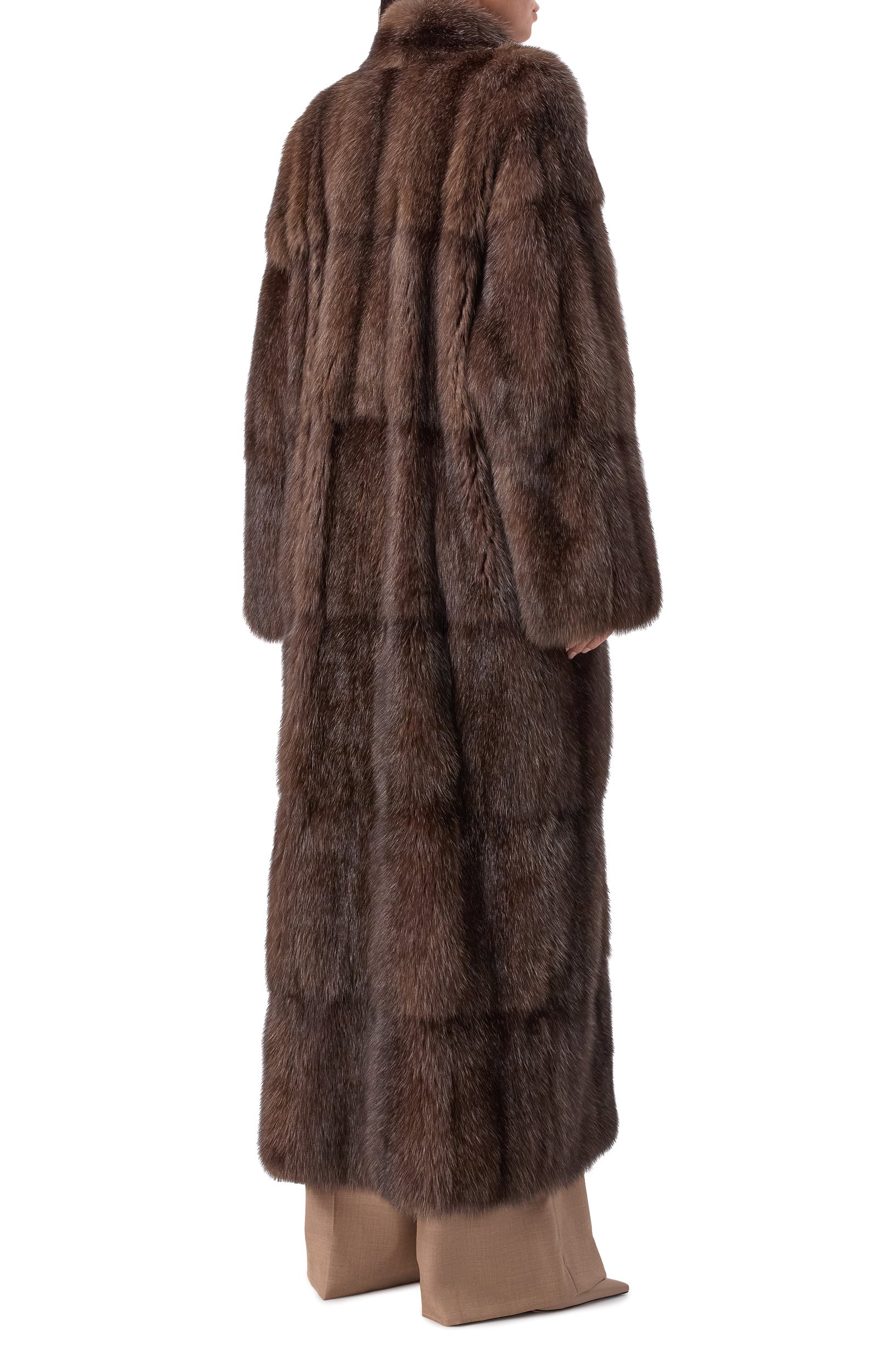 Шуба из соболя MVST коричневого цвета по цене 22250000 руб., арт. M002A/SABLE WILD SILVER 4-5, фото 4 Шуба из соболя MVST, арт. M002A/SABLE WILD SILVER 4-5, фото 4