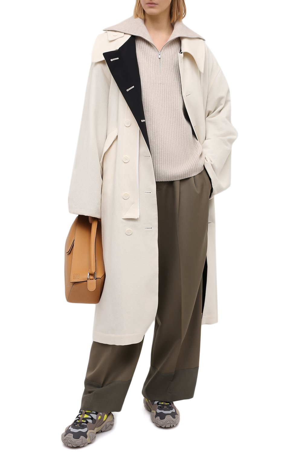 Свитер из шерсти и кашемира VINCE светло-серого цвета по цене 48850 руб., арт. V697178548, фото 2 Свитер из шерсти и кашемира VINCE, арт. V697178548, фото 2