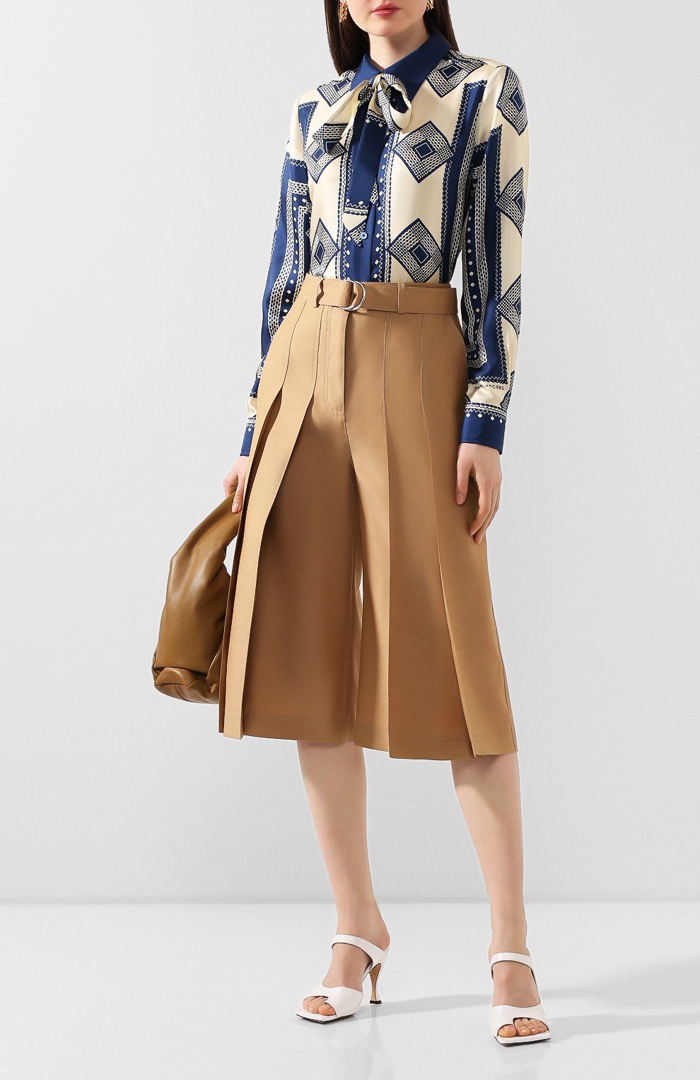 Шелковая блузка MARC JACOBS RUNWAY темно-синего цвета по цене 92350 руб., арт. W6000040, фото 2 Шелковая блузка MARC JACOBS RUNWAY, арт. W6000040, фото 2