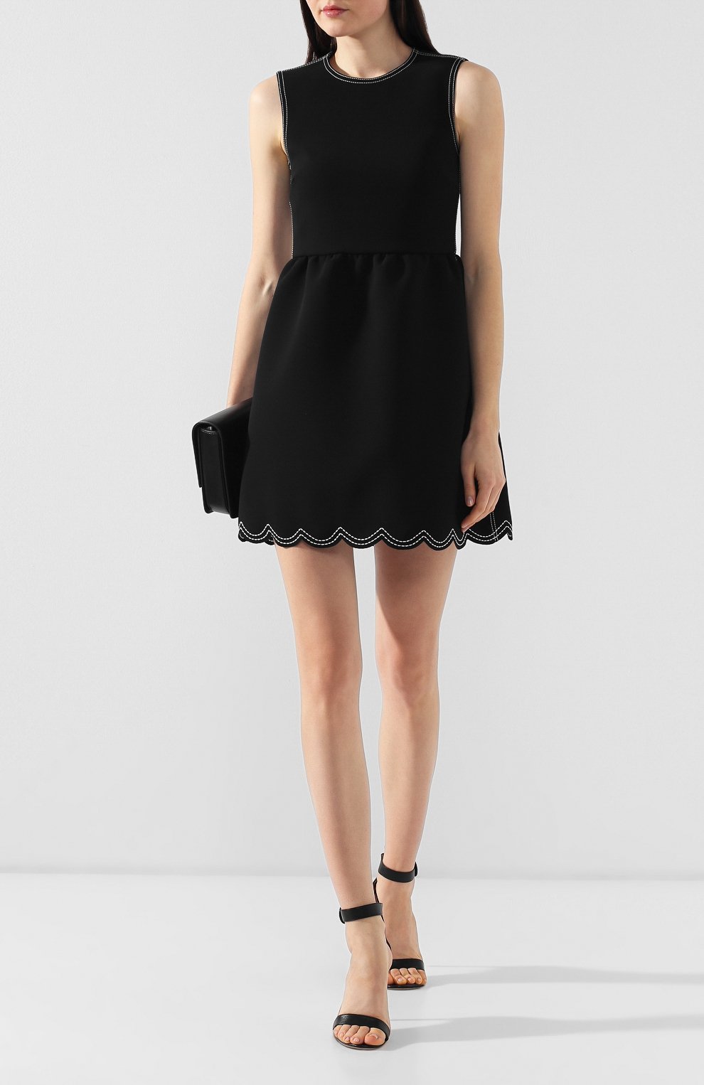 Приталенное платье REDVALENTINO черного цвета по цене 42800 руб., арт. RR3VAA50/1FR, фото 2 Приталенное платье REDVALENTINO, арт. RR3VAA50/1FR, фото 2