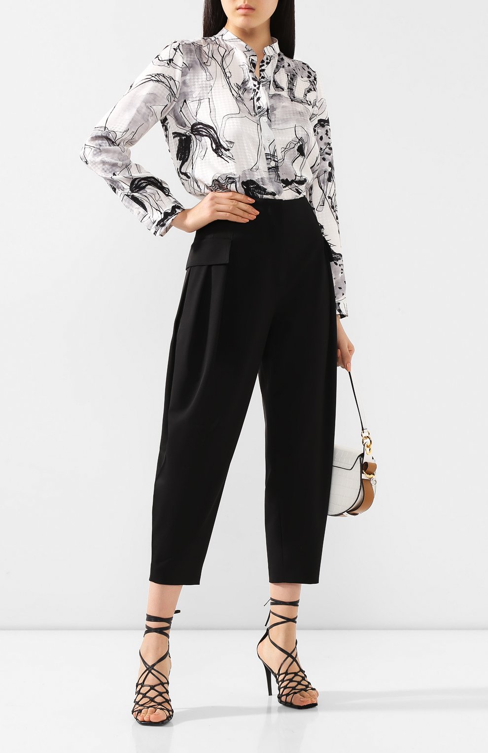 Шерстяные брюки STELLA MCCARTNEY черного цвета по цене 49300 руб., арт. 594972/SMB48, фото 2 Шерстяные брюки STELLA MCCARTNEY, арт. 594972/SMB48, фото 2