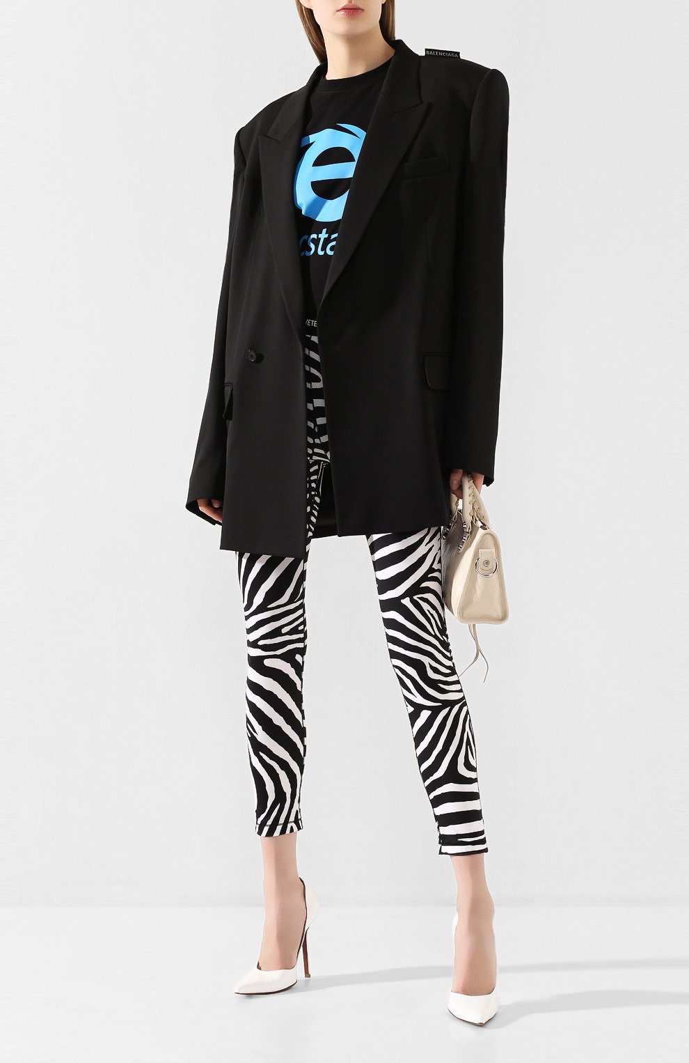 Хлопковый пуловер VETEMENTS черного цвета по цене 23500 руб., арт. SS20TR365 1616A/W/BLACK, фото 2 Хлопковый пуловер VETEMENTS, арт. SS20TR365 1616A/W/BLACK, фото 2