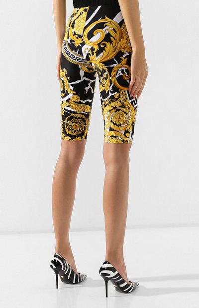 Шорты с принтом VERSACE разноцветного цвета по цене 53800 руб., арт. A84172/A231251, фото 4 Шорты с принтом VERSACE, арт. A84172/A231251, фото 4