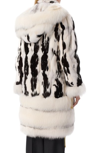 Шуба из норки и лисы TOM FORD белого цвета по цене 6865000 руб., арт. CPF190/T80245, фото 4 Шуба из норки и лисы TOM FORD, арт. CPF190/T80245, фото 4
