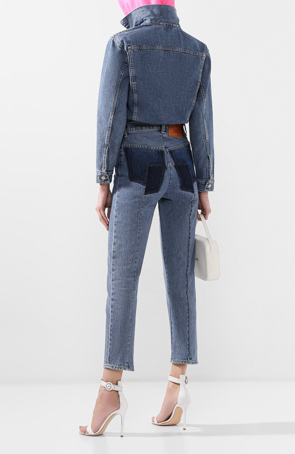 Джинсы прямого кроя VETEMENTS синего цвета по цене 119500 руб., арт. WSS193001, фото 2 Джинсы прямого кроя VETEMENTS, арт. WSS193001, фото 2