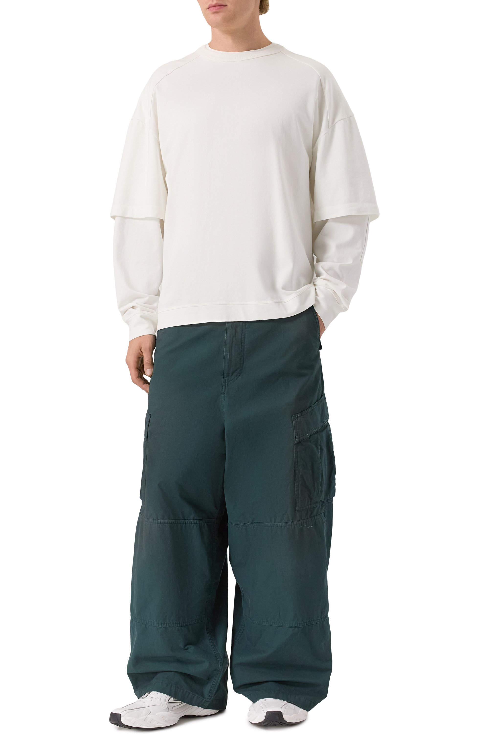 Хлопковые брюки-карго BALENCIAGA темно-зеленого цвета по цене 226500 руб., арт. 838815/TSP01, фото 2 Хлопковые брюки-карго BALENCIAGA, арт. 838815/TSP01, фото 2