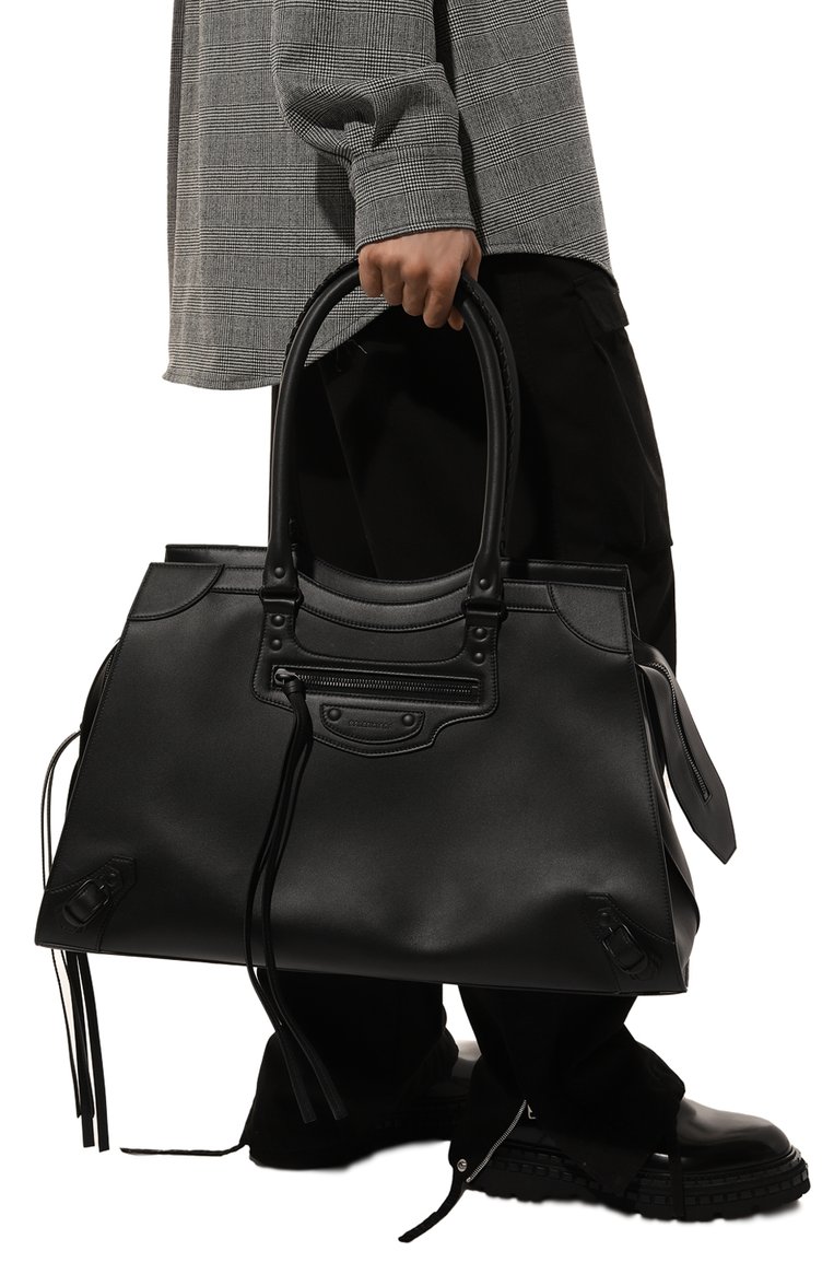 Мужская сумка-тоут neo classic large BALENCIAGA черного цвета, арт. 638531/11R17 | Фото 2 (Размер: large; Материал: Натуральная кожа; Материал сплава: Проставлено; Драгоценные камни: Проставлено)