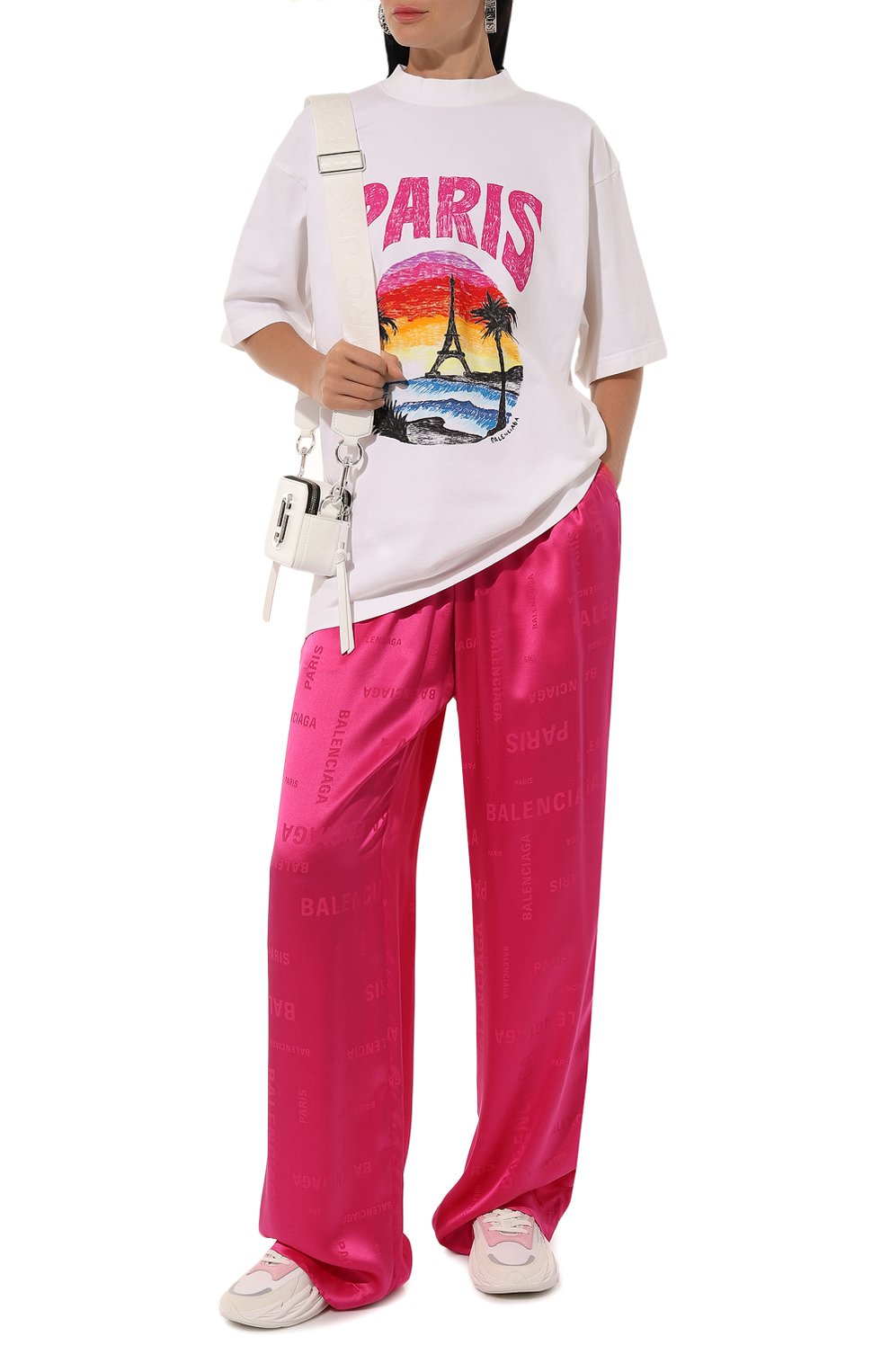 Хлопковая футболка BALENCIAGA белого цвета по цене 99500 руб., арт. 764235/TPVL9, фото 2 Хлопковая футболка BALENCIAGA, арт. 764235/TPVL9, фото 2