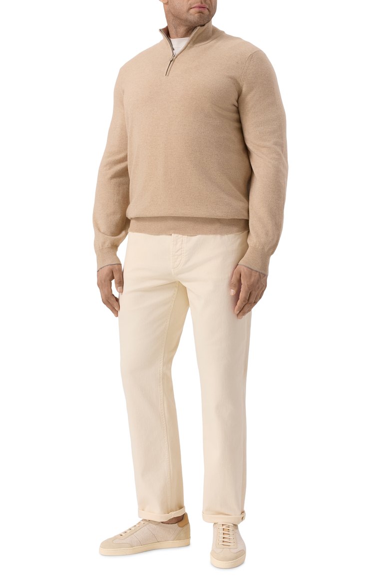 Мужские джинсы traditional fit BRUNELLO CUCINELLI светло-бежевого цвета, арт. M277PB3210 | Фото 2 (Длина (брюки, джинсы): Стандартные; Кросс-КТ: Деним; Силуэт М (брюки): Прямые; Материал внешний: Деним, Хлопок; Стили: Повседневный; Автоматизация ТО: Проставлено; Автоматизация состава: Проставлено; Детали: Без декора; Размерность: Идёт в размер)