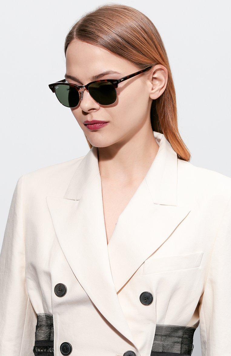 Женские солнцезащитные очки RAY-BAN темно-коричневого цвета, арт. 3016-W0366 | Фото 2 (Статус проверки: Проверена категория, Требуются правки; Тип очков: С/з; Региональные ограничения белый список (Axapta Mercury): RU, Не проставлено; Кросс-КТ: С/з-унисекс; Нос: Не проставлено; Материал: Пластик; Очки форма: Прямоугольные; Оптика Гендер: оптика-унисекс)