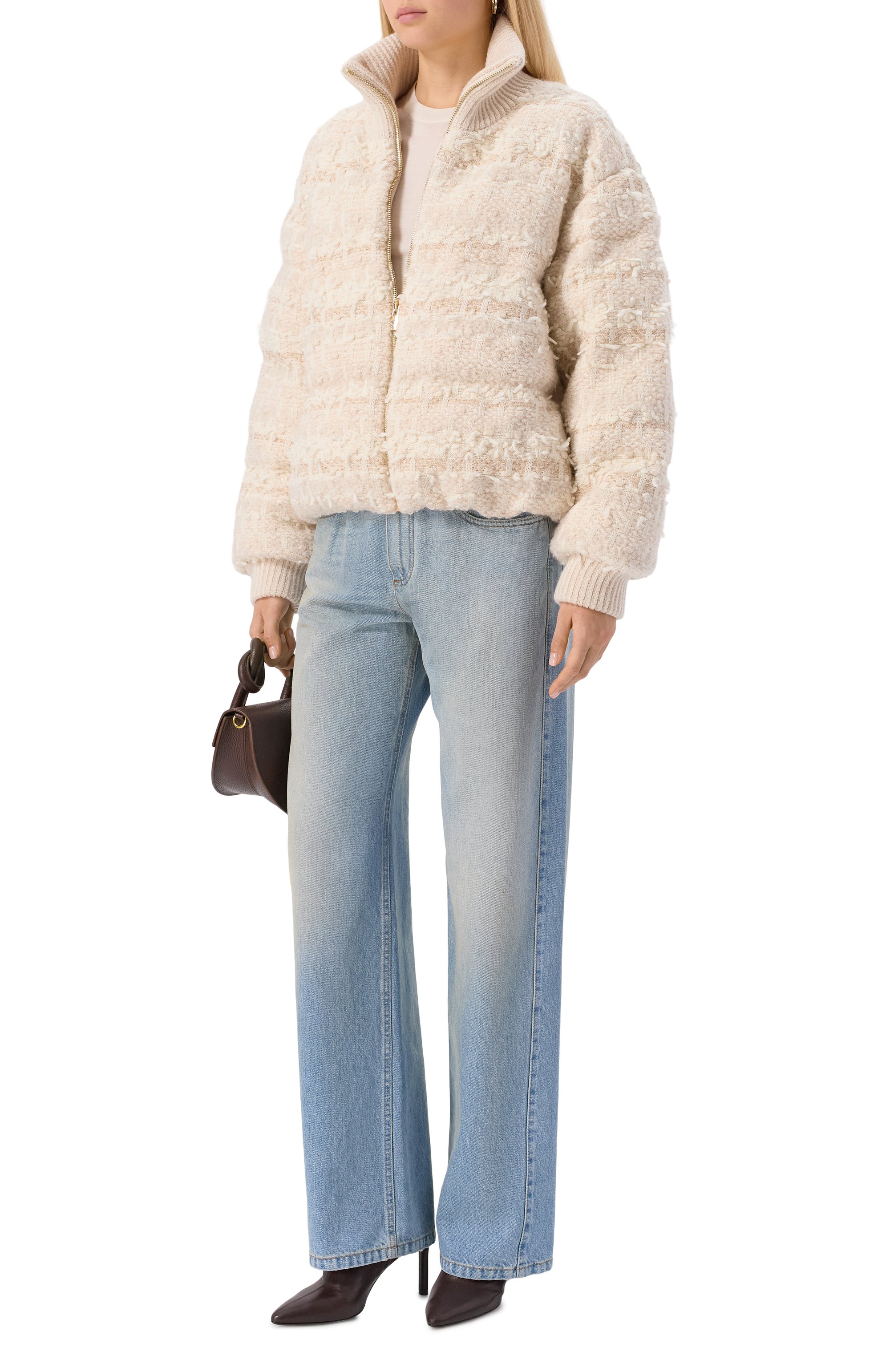 Пуховик AND THE BRAND бежевого цвета по цене 146440 руб., арт. W26-C003-1002-102, фото 2 Пуховик AND THE BRAND, арт. W26-C003-1002-102, фото 2