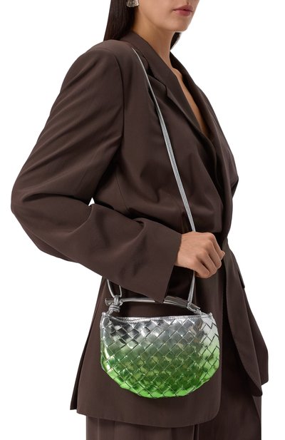 Сумка sardine baby BOTTEGA VENETA серебряного цвета по цене 399500 руб., арт. 804496/V5LA0, фото 2 Сумка sardine baby BOTTEGA VENETA, арт. 804496/V5LA0, фото 2