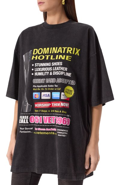 Хлопковая футболка VETEMENTS черного цвета по цене 95050 руб., арт. UA66TR740B, фото 3 Хлопковая футболка VETEMENTS, арт. UA66TR740B, фото 3