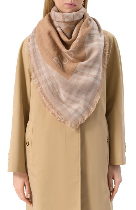 Женская шерстяная шал�ь BURBERRY бежевого цвета, арт. 8104832 | Фото 2 (Нос: Не проставлено; Материал: Текстиль, Шерсть; Материал сплава: Проставлено)