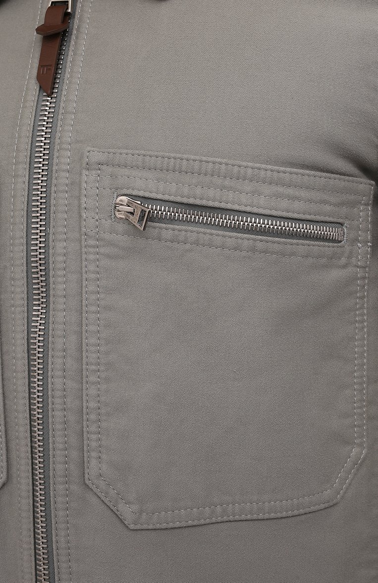 Мужская джинсовая куртка TOM FORD серого цвета, арт. BZ028/TF0301 | Фото 5 (Кросс-КТ: Куртка, Деним; Рукава: Длинные; Материал сплава: Проставлено; Материал внешний: Хлопок, Деним; Драгоценные камни: Проставлено; Длина (верхняя одежда): Короткие; Стили: Кэжуэл)
