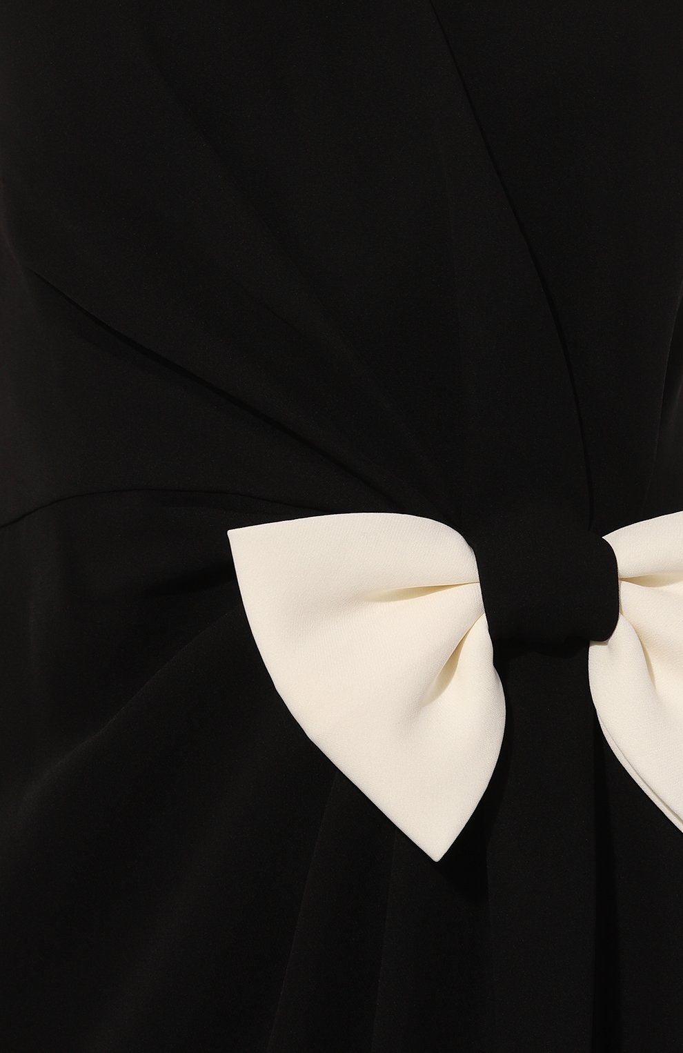 Шелковое платье VALENTINO черного цвета по цене 1260000 руб., арт. 5B3VDJF51MM, фото 5 Шелковое платье VALENTINO, арт. 5B3VDJF51MM, фото 5