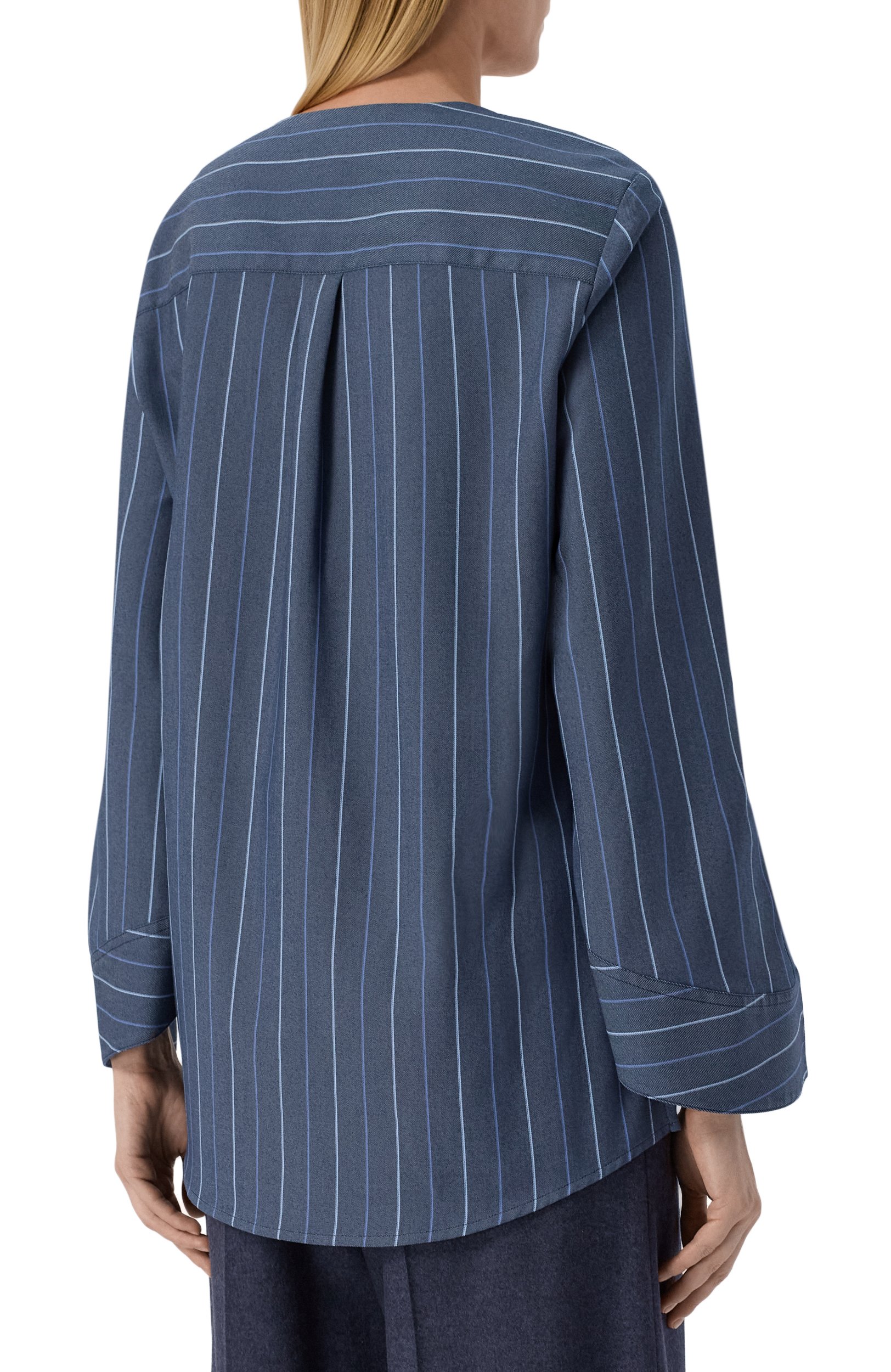 Рубашка EMPORIO ARMANI синего цвета по цене 49600 руб., арт. EW005250/AF28340, фото 4 Рубашка EMPORIO ARMANI, арт. EW005250/AF28340, фото 4
