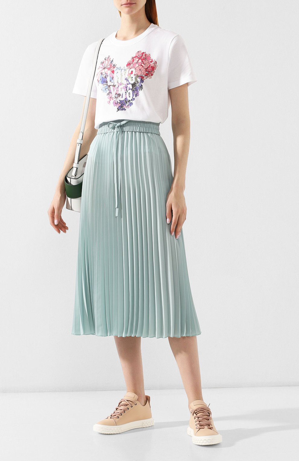 Хлопковая футболка REDVALENTINO белого цвета по цене 14500 руб., арт. SR3MG03U/4QY, фото 2 Хлопковая футболка REDVALENTINO, арт. SR3MG03U/4QY, фото 2