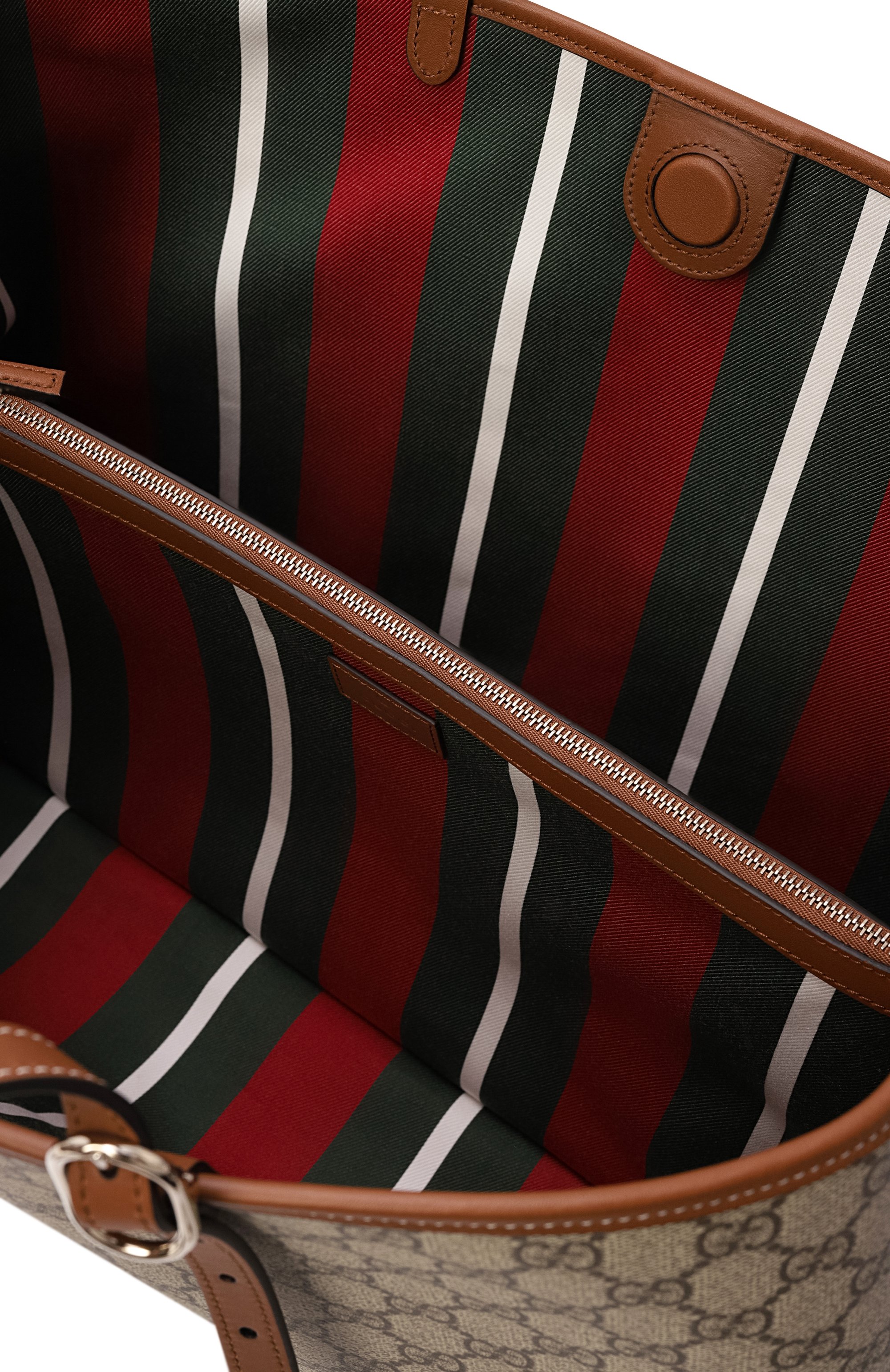 Сумка-тоут gg emblem maxi GUCCI бежевого цвета по цене 377500 руб., арт. 815212/FAD6L, фото 5 Сумка-тоут gg emblem maxi GUCCI, арт. 815212/FAD6L, фото 5