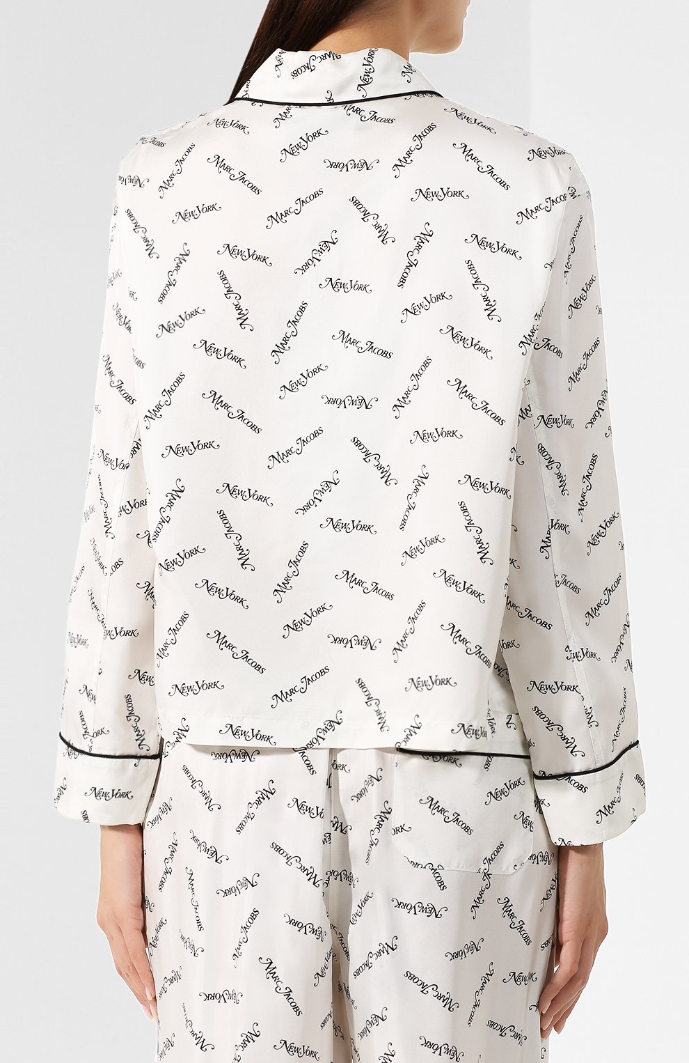 Атласная рубашка MARC JACOBS (THE) бежевого цвета по цене 58400 руб., арт. M4007908, фото 4 Атласная рубашка MARC JACOBS (THE), арт. M4007908, фото 4