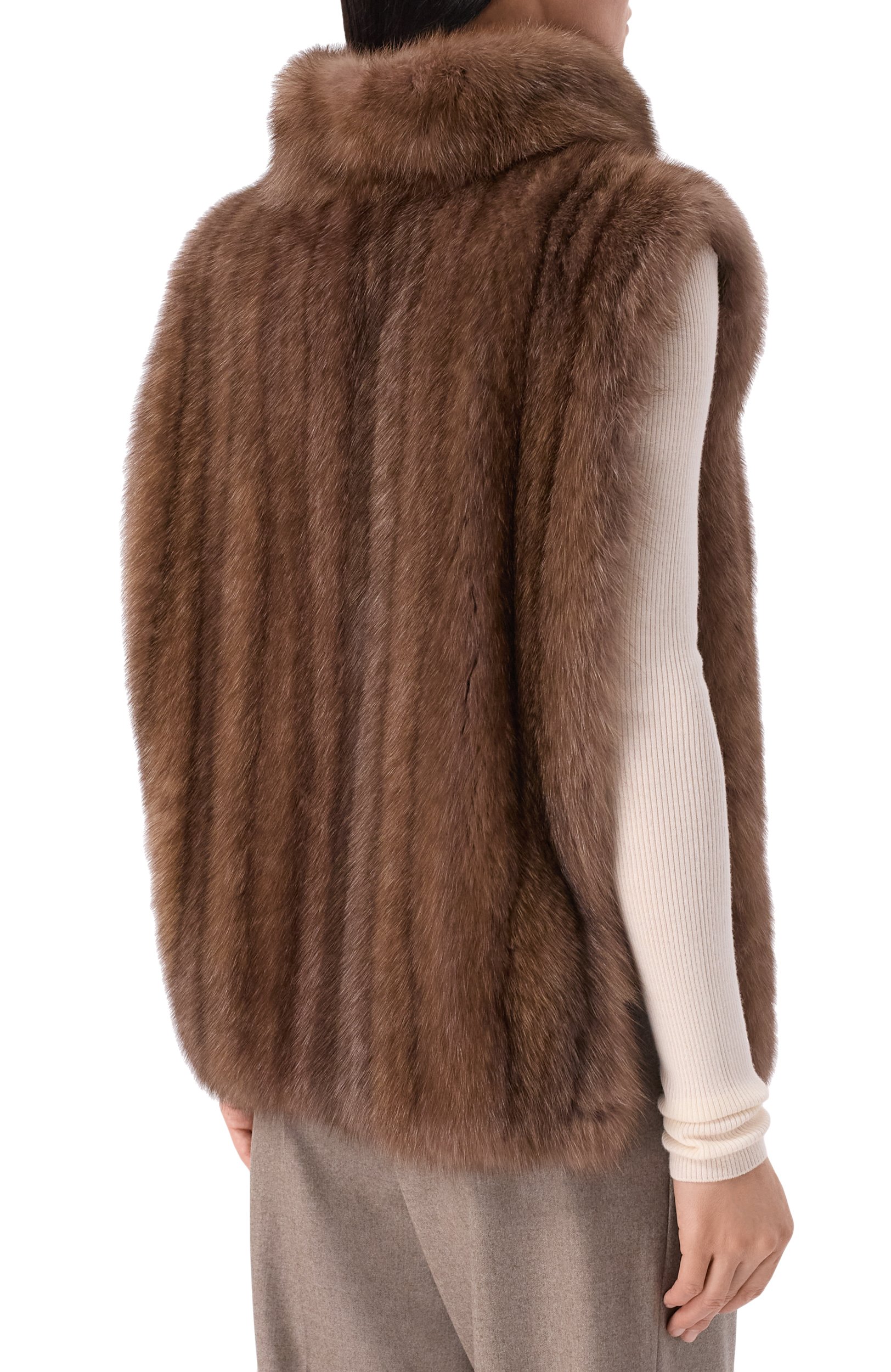 Жилет из соболя MVST коричневого цвета по цене 5625000 руб., арт. M012/SABLE WILD TORTOR SIL 4, фото 4 Жилет из соболя MVST, арт. M012/SABLE WILD TORTOR SIL 4, фото 4