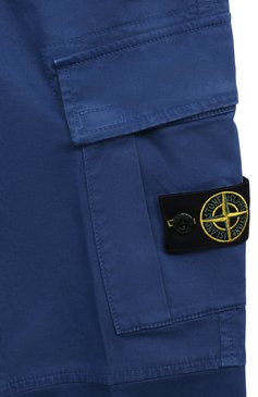 Детские хлопковые брюки STONE ISLAND синего цвета, арт. 30215/10-12 | Фото 3 (Случай: Повседневный; Материал сплава: Проставлено; Нос: Не проставлено; Материал внешний: Хлопок)