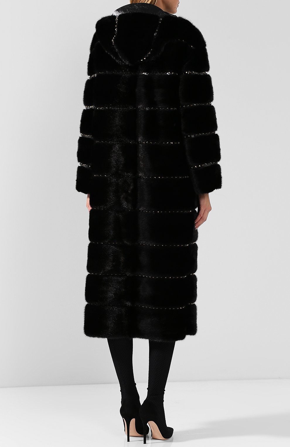 Шуба из меха норки с капюшоном VALENTINO черного цвета по цене 2980000 руб., арт. QF3FA5961DF, фото 4 Шуба из меха норки с капюшоном VALENTINO, арт. QF3FA5961DF, фото 4