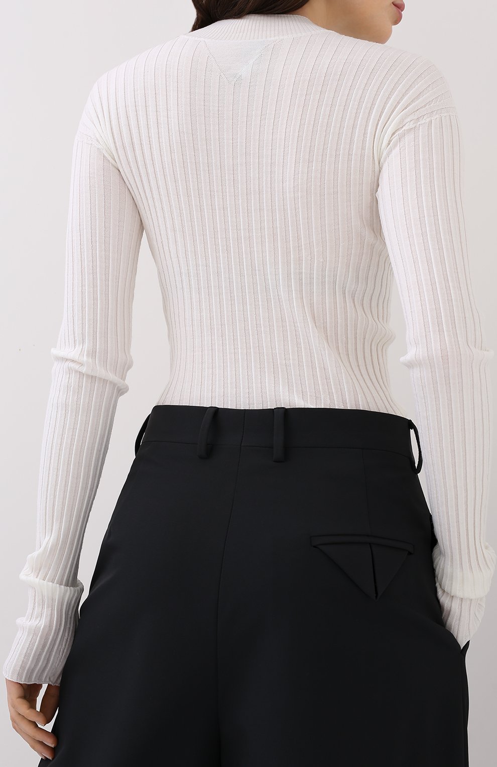 Шерстяной пуловер BOTTEGA VENETA белого цвета по цене 99500 руб., арт. 631301/VKWG0, фото 4 Шерстяной пуловер BOTTEGA VENETA, арт. 631301/VKWG0, фото 4