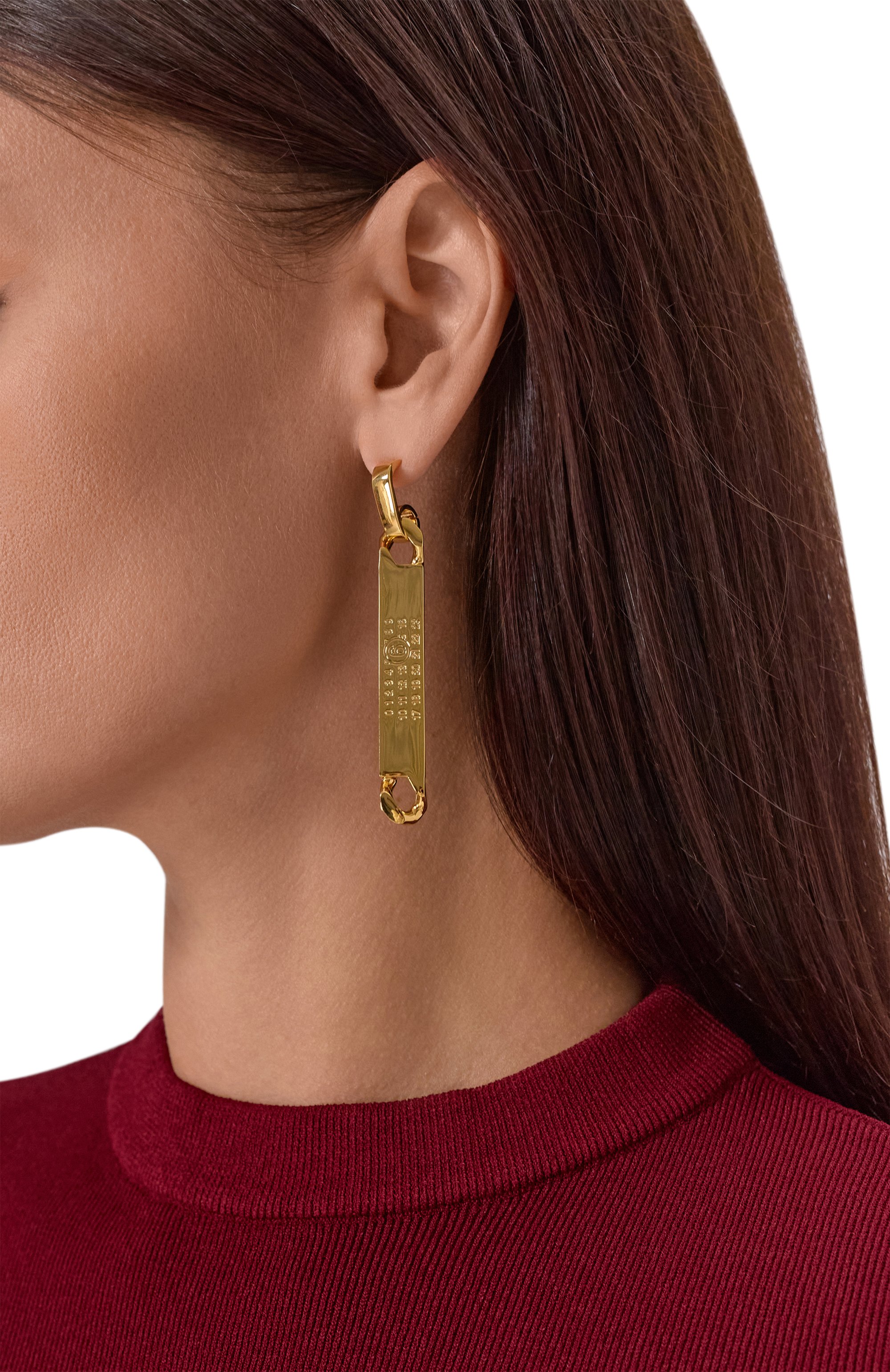 Серьги MM6 золотого цвета по цене 43950 руб., арт. SM6VG0099 P8371/G0LD, фото 2 Серьги MM6, арт. SM6VG0099 P8371/G0LD, фото 2