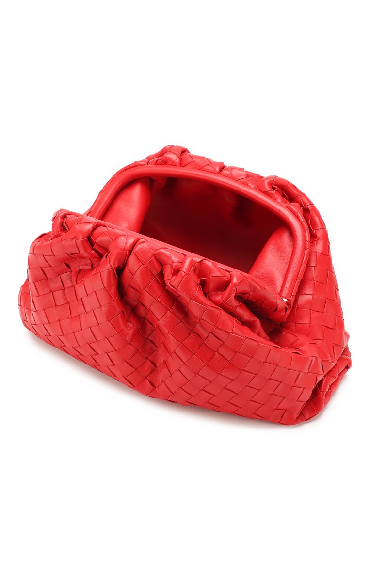 Женский клатч pouch BOTTEGA VENETA красного цвета, арт. 576175/VCPP0 | Фото 4 (Материал: Натуральная кожа; Региональные ограничения белый список (Axapta Mercury): RU; Материал сплава: Проставлено; Женское Кросс-КТ: Клатч-клатчи; Драгоценные камни: Проставлено; Размер: large)