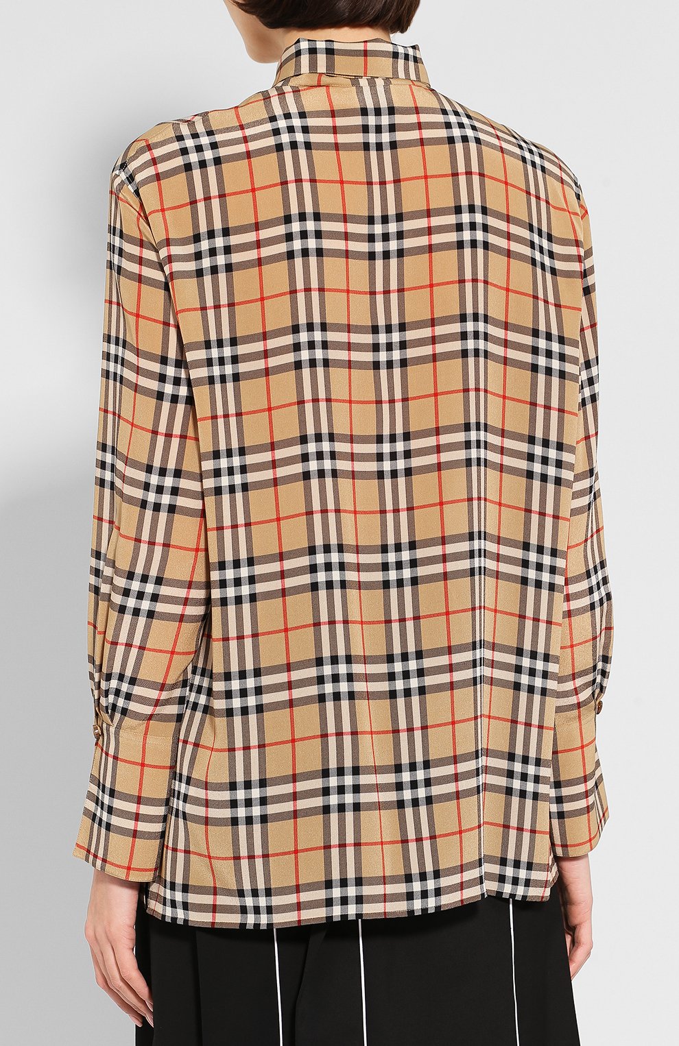 Шелковая блузка BURBERRY бежевого цвета по цене 92800 руб., арт. 8019141, фото 4 Шелковая блузка BURBERRY, арт. 8019141, фото 4