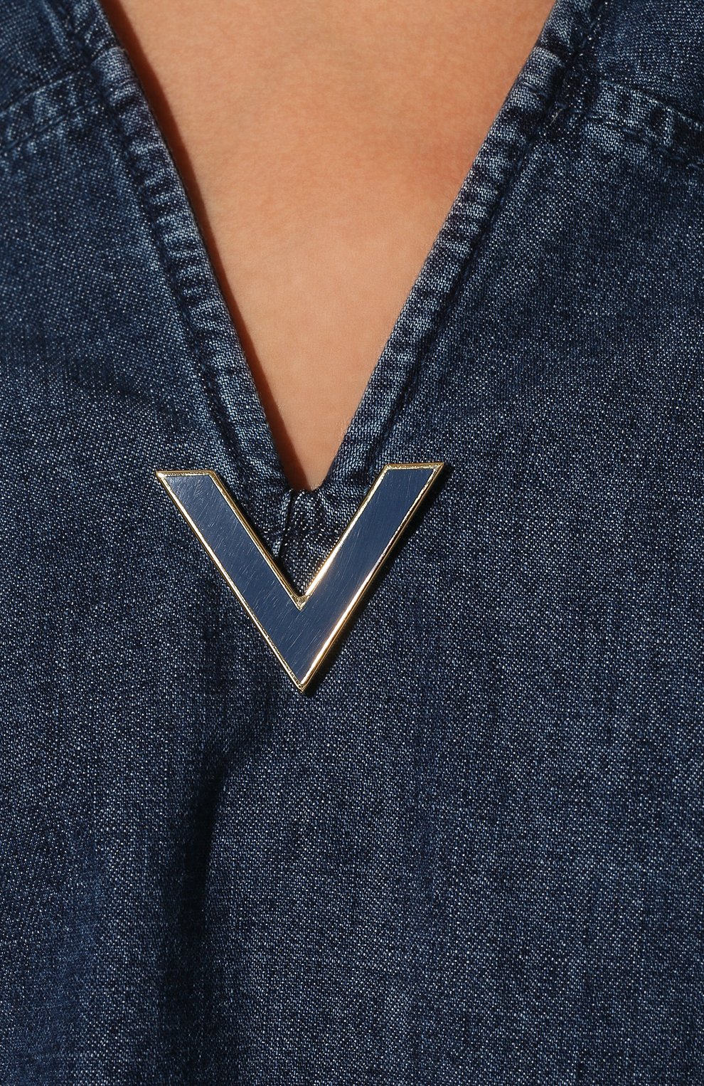 Джинсовая блузка VALENTINO синего цвета по цене 119500 руб., арт. XB3DB01J433, фото 5 Джинсовая блузка VALENTINO, арт. XB3DB01J433, фото 5