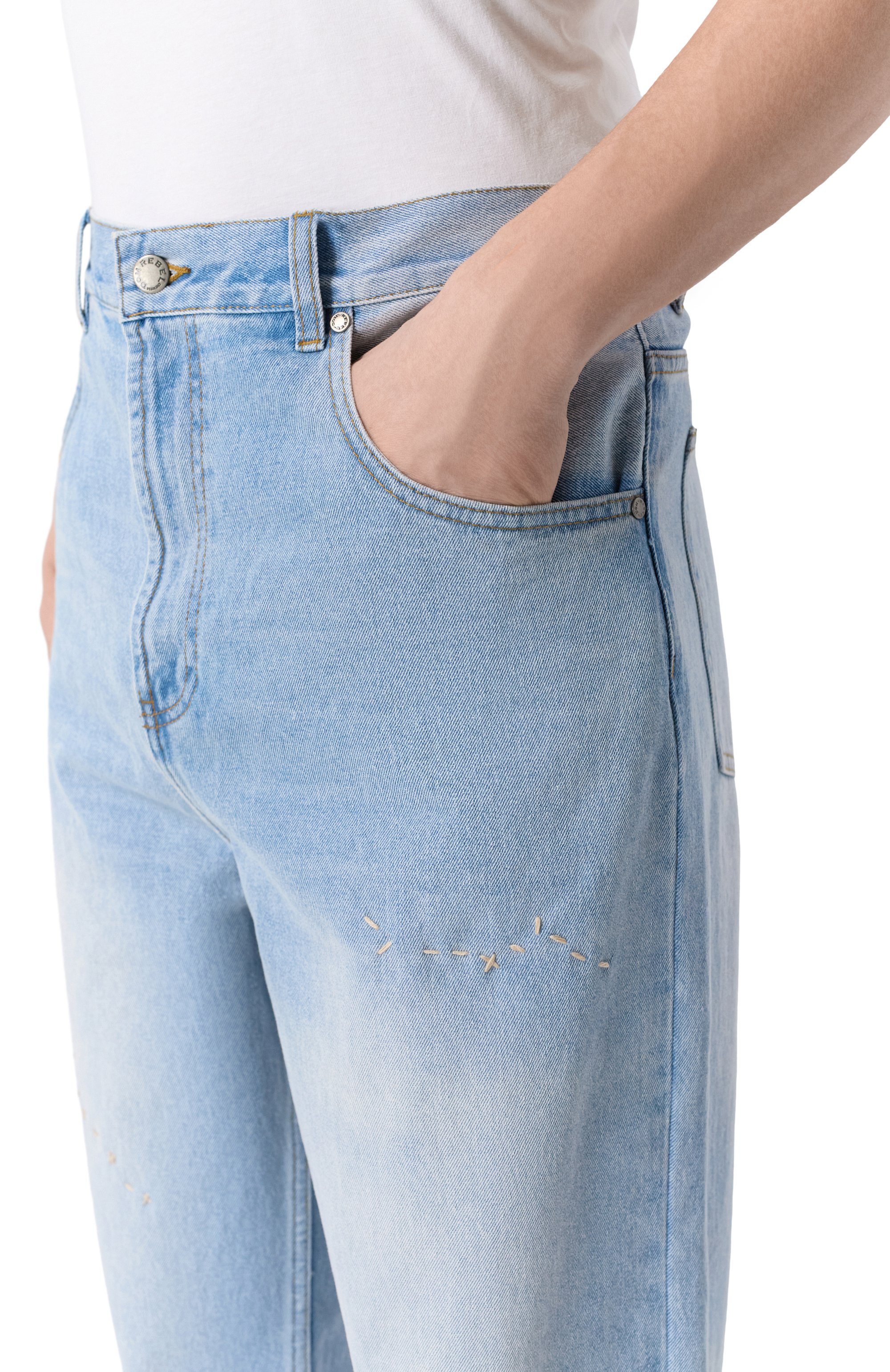 Джинсы DOMREBEL голубого цвета по цене 39200 руб., арт. M JERK/B00TCUT JEANS, фото 5 Джинсы DOMREBEL, арт. M JERK/B00TCUT JEANS, фото 5